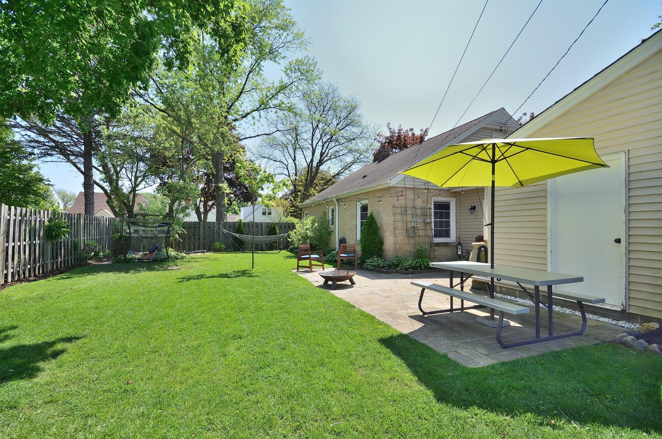 8104 Hadley St, Milwaukee WI 53212-2543 exterior