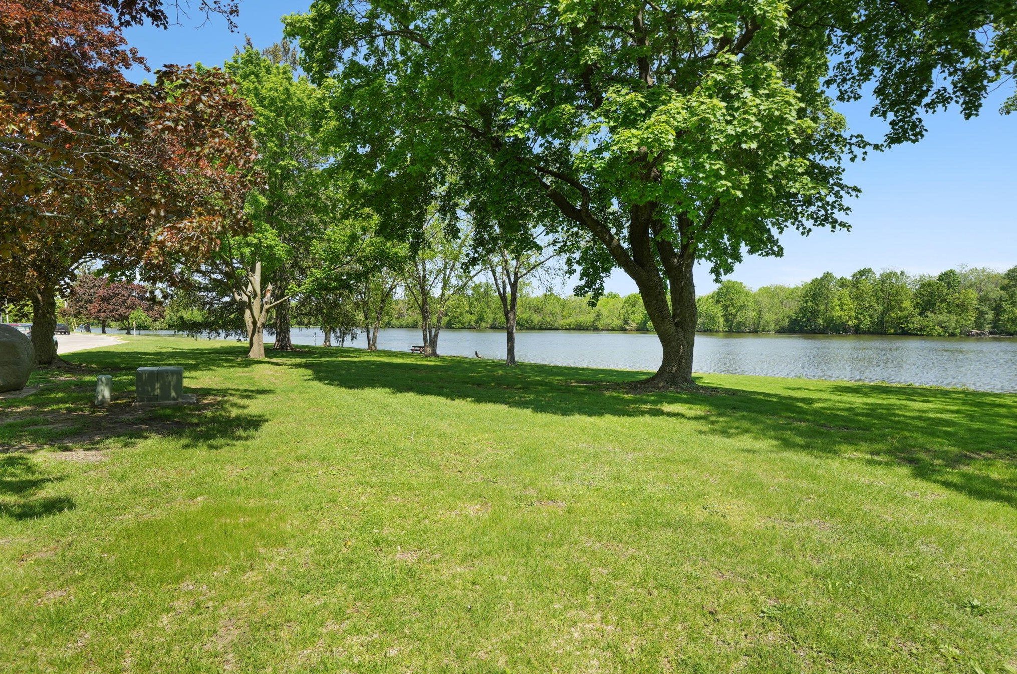 449 Chestnut St, Lyons WI  53105-1000 exterior