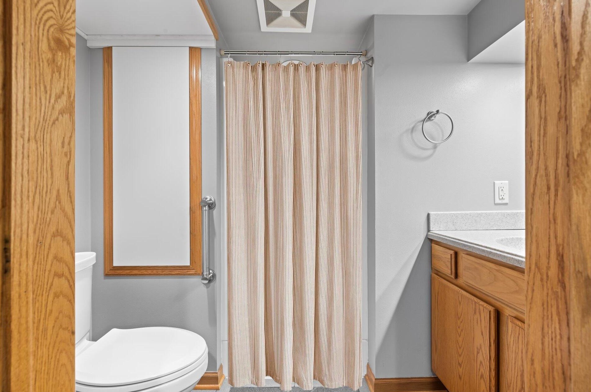 3160 67 Ct, Milwaukee WI 53220-4552 exterior