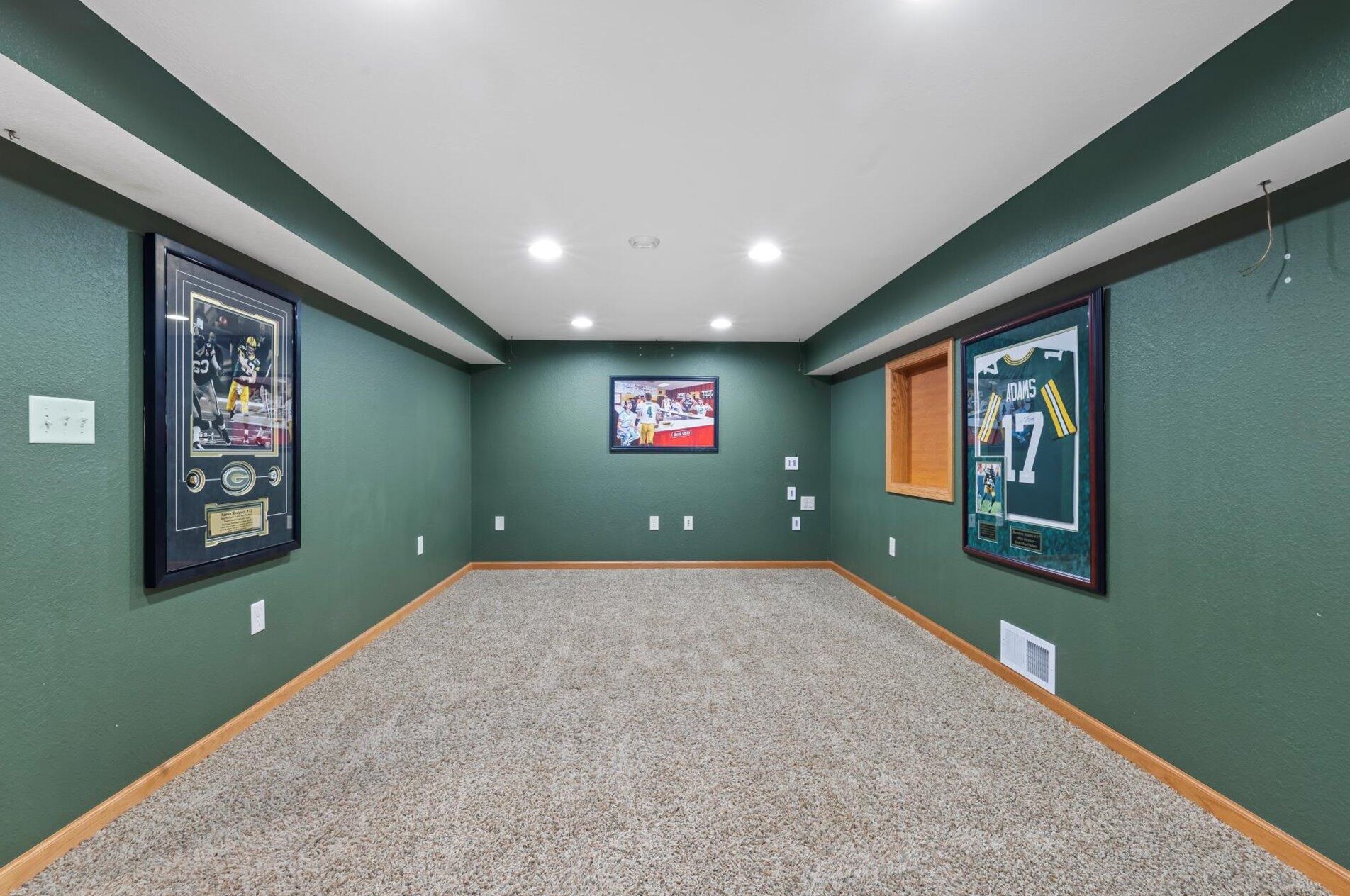 3160 67 Ct, Milwaukee WI 53220-4552 exterior