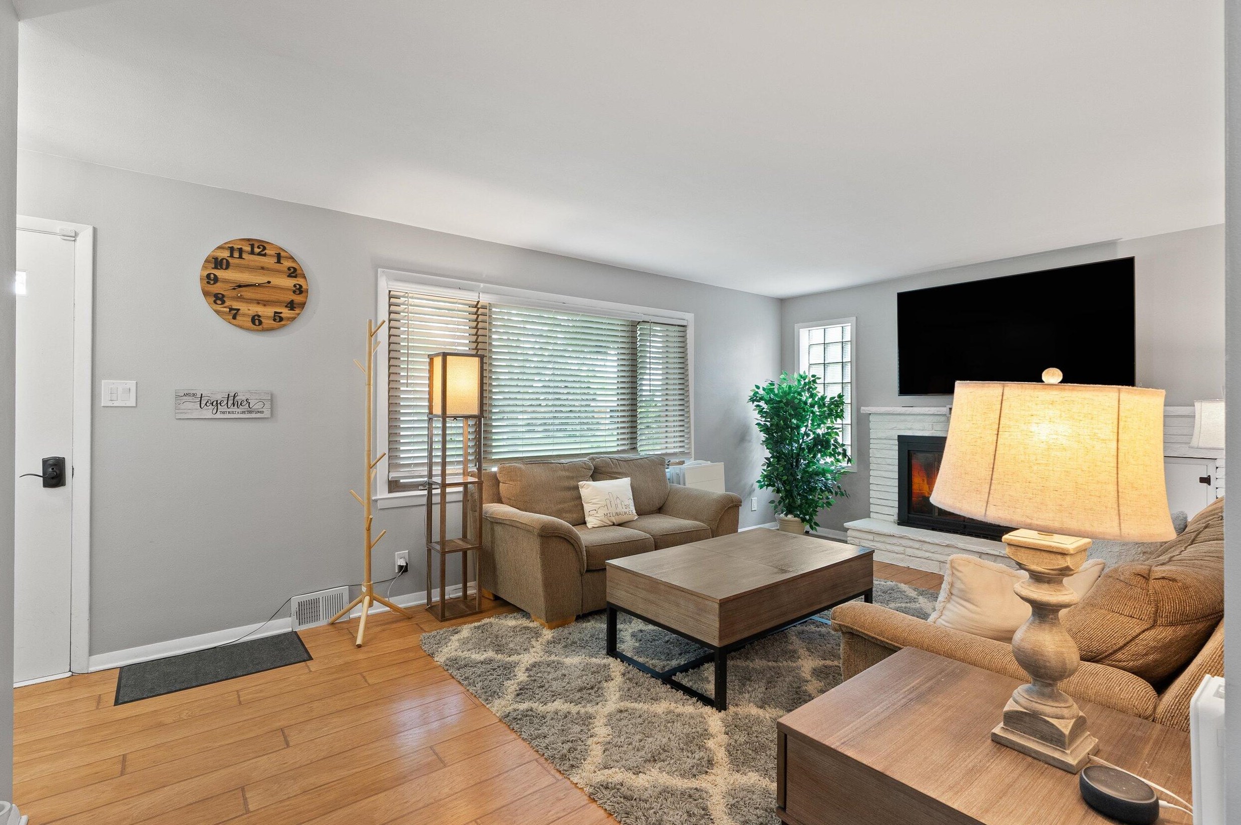 503 112, Milwaukee WI 53226-4132 exterior