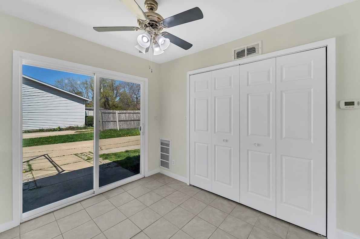 5035 39 Ave, Kenosha WI 53144-2635 exterior