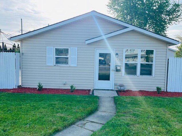 5035 39 Ave, Kenosha WI 53144-2635 exterior