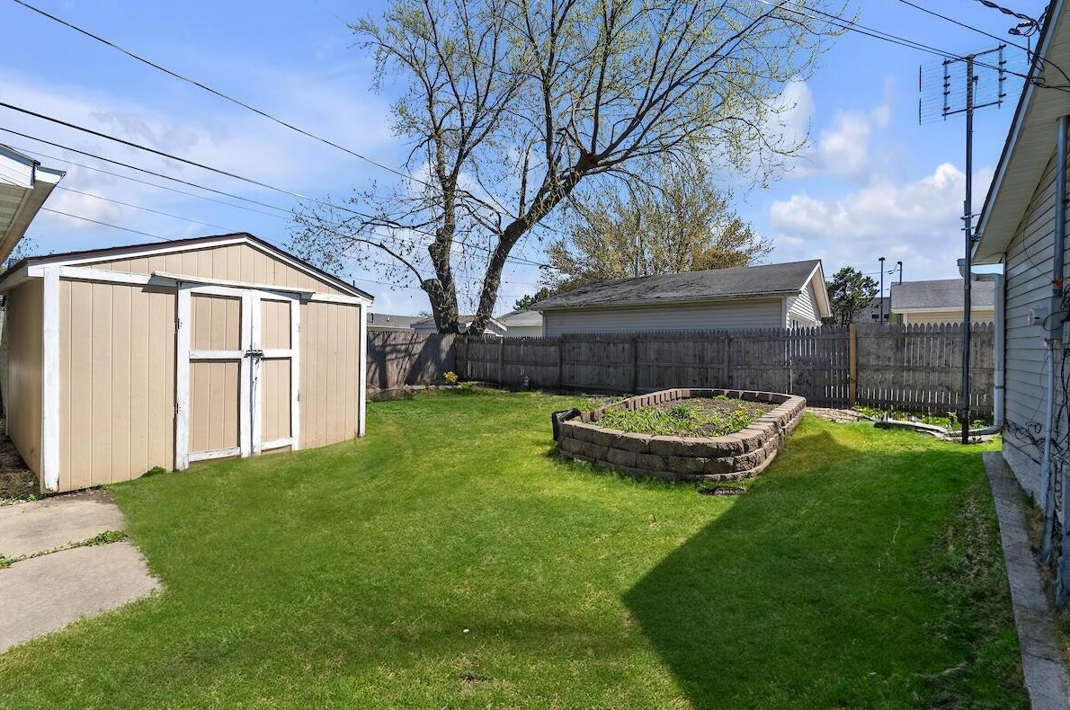 5035 39 Ave, Kenosha WI 53144-2635 exterior