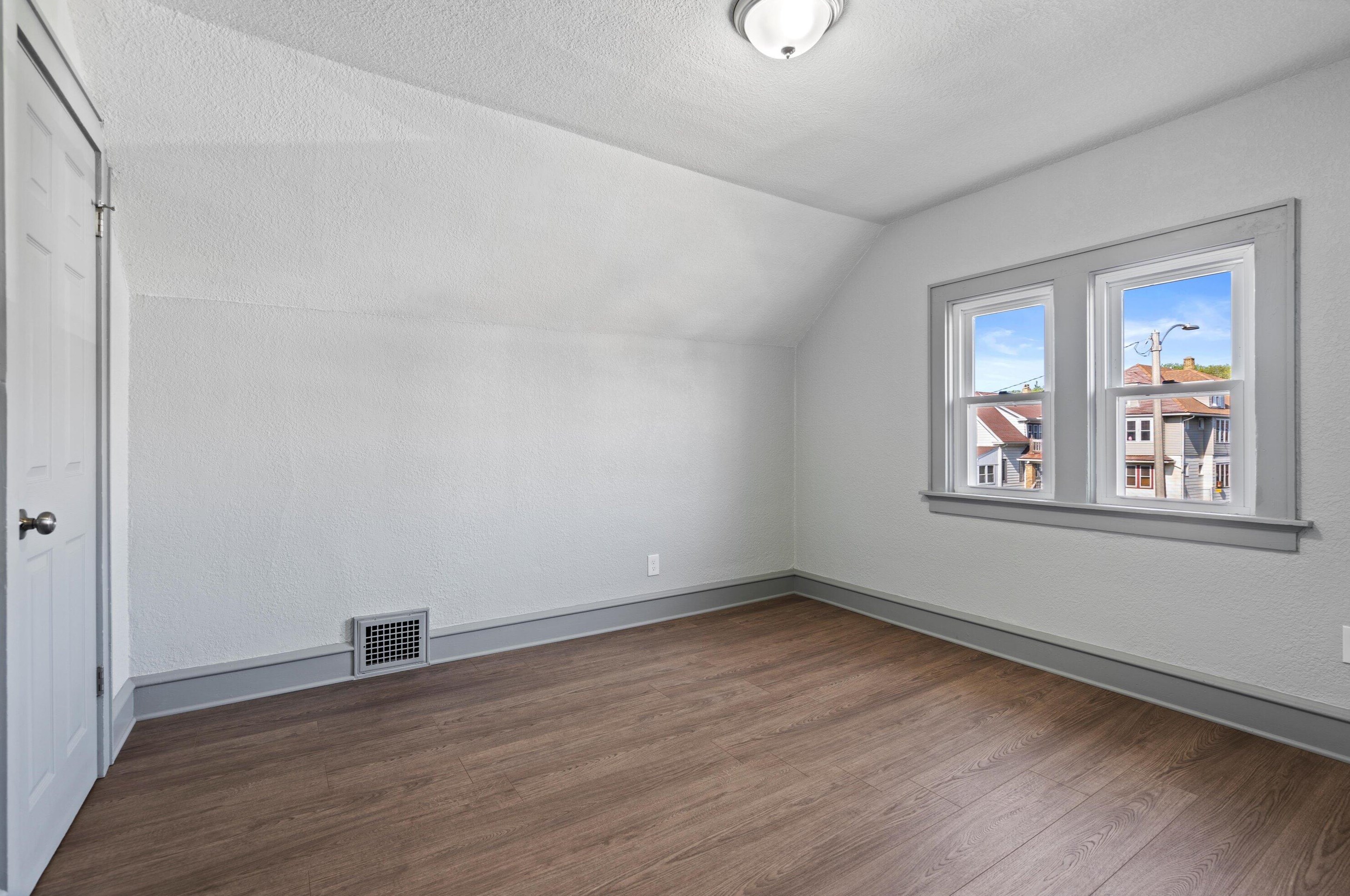 3961 27, Milwaukee WI 53208-1502 exterior