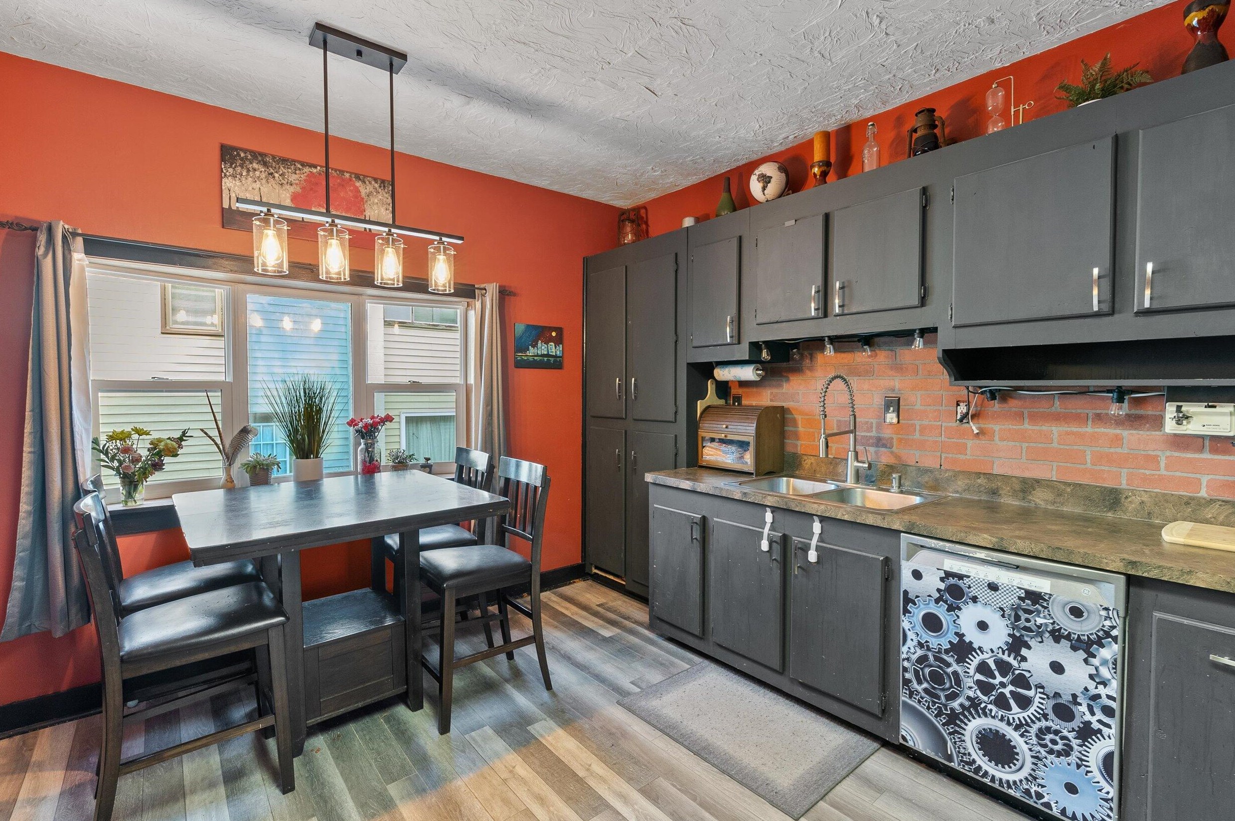 304 Frst Ave, Plymouth WI 53073-1216 exterior