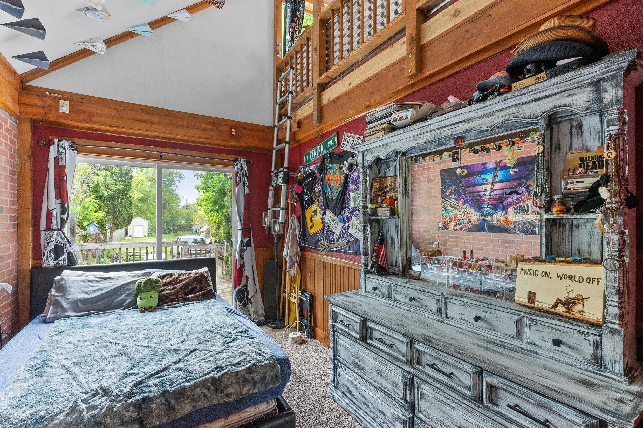 304 Frst Ave, Plymouth WI 53073-1216 exterior