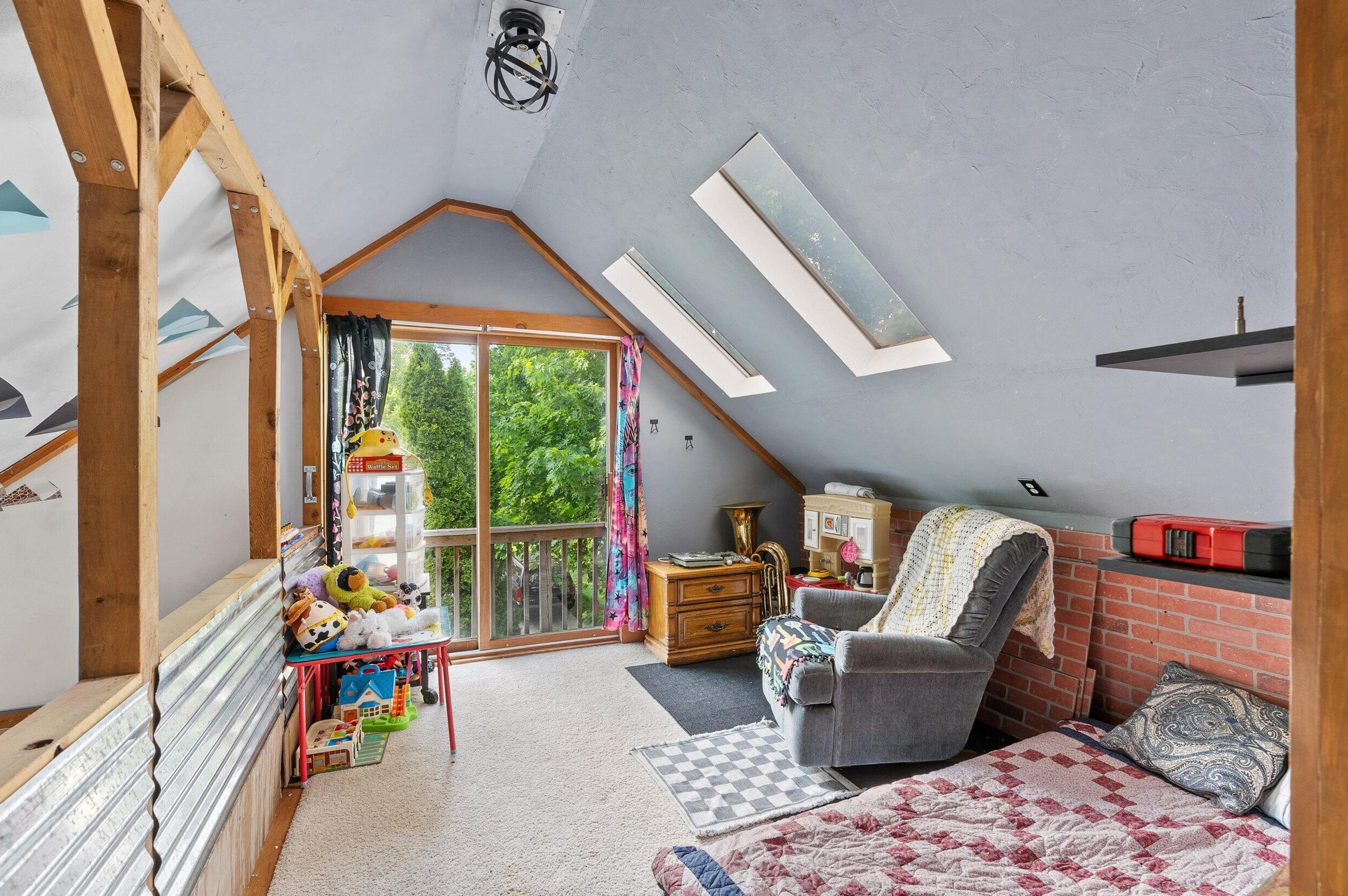 304 Frst Ave, Plymouth WI 53073-1216 exterior