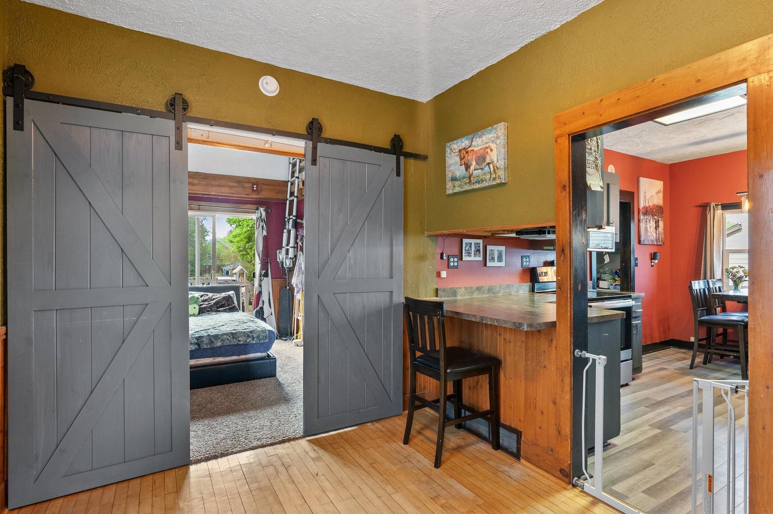 304 Frst Ave, Plymouth WI 53073-1216 exterior