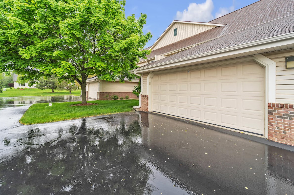 6926 Dale Dr, Racine WI  53402-9414 exterior