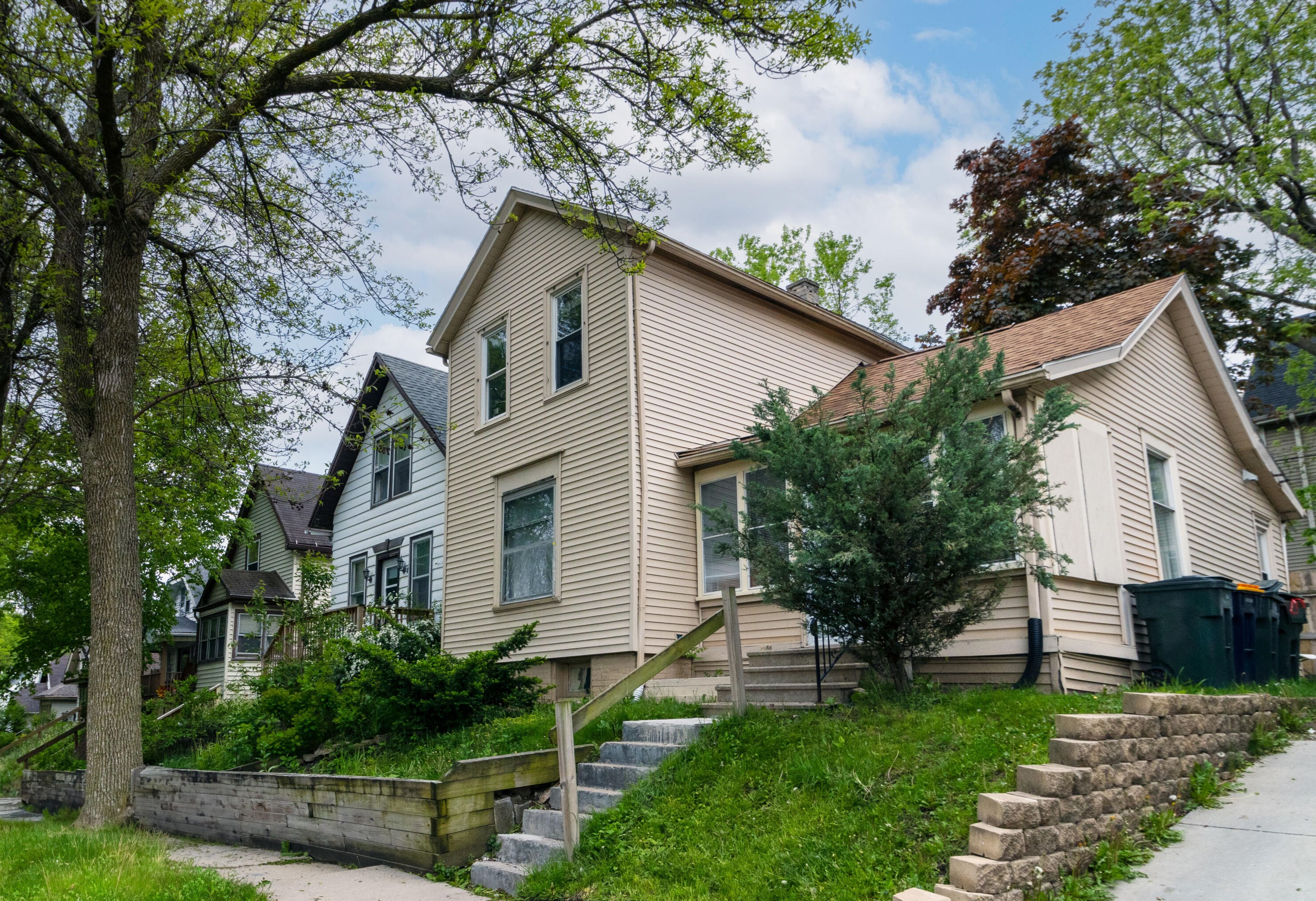 1533 64th St, Milwaukee WI  53214-4902 exterior