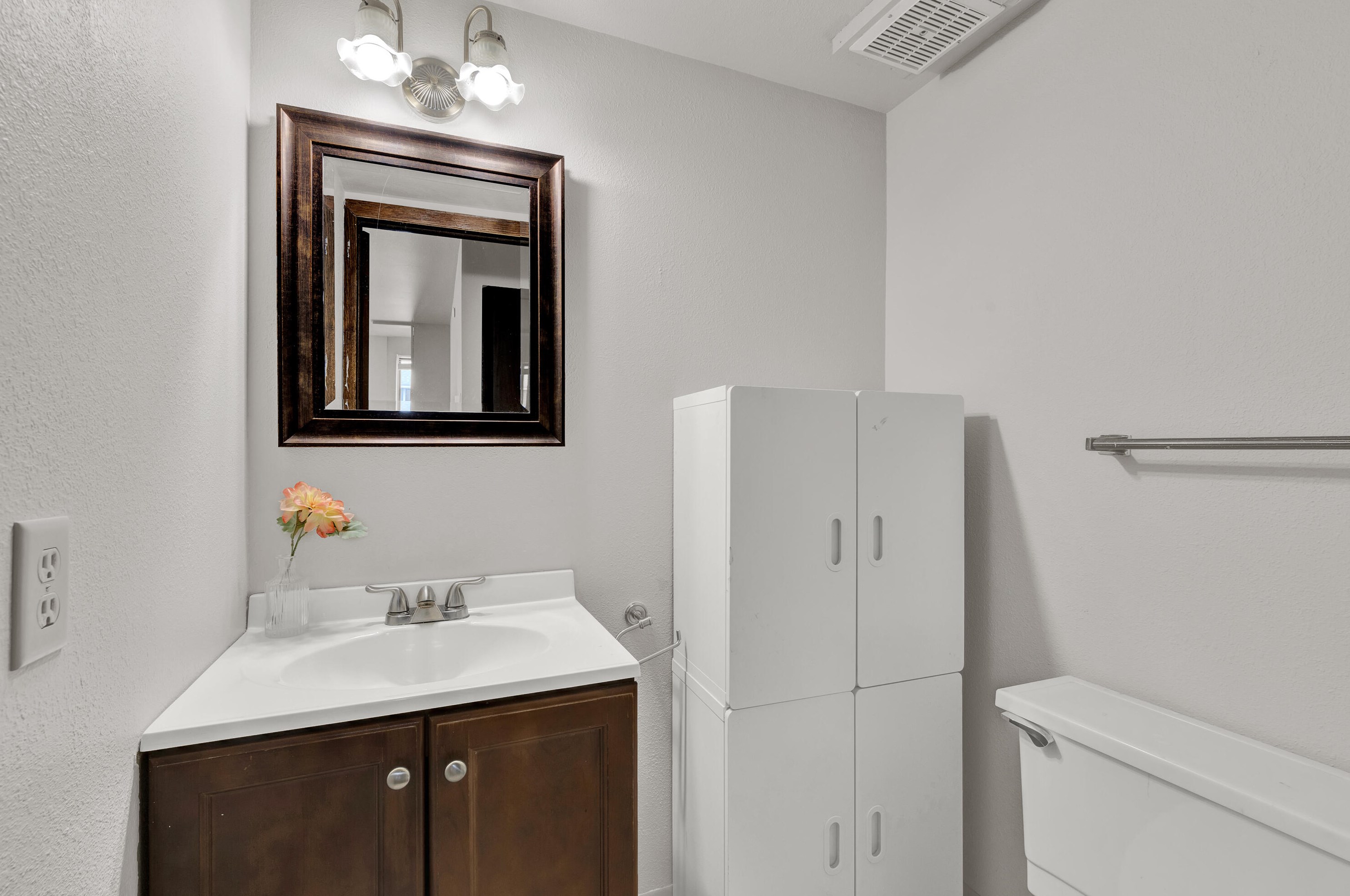 6370 20th St, Milwaukee WI 53221-5255 exterior