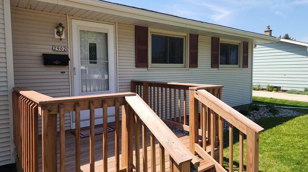 2902 22nd St, Sheboygan WI  53081-6514 exterior