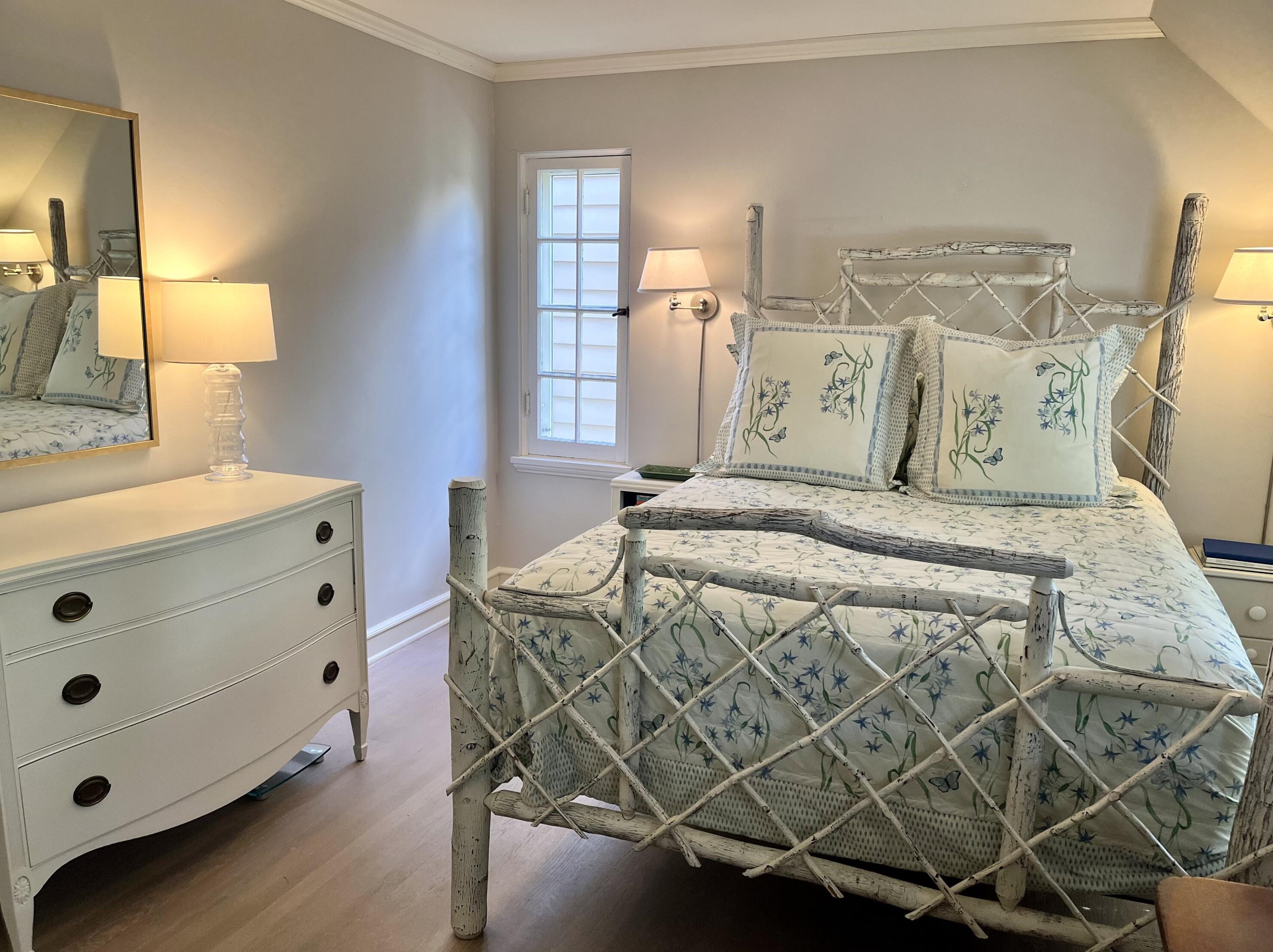 5968 Shoreland Ave, Milwaukee WI 53217-4661 exterior