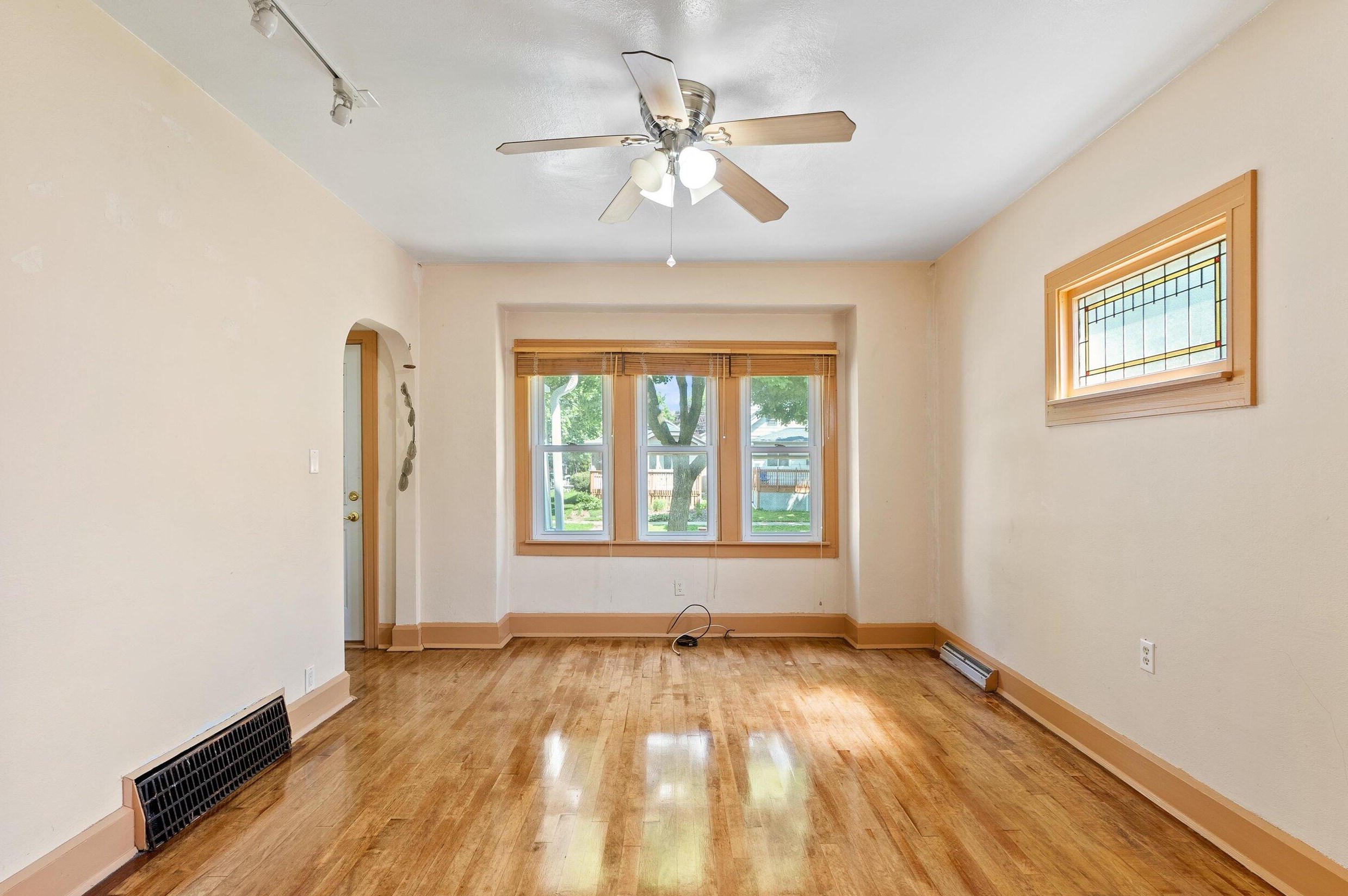 2209 Vollmer Ave, Milwaukee WI 53207-3148 exterior