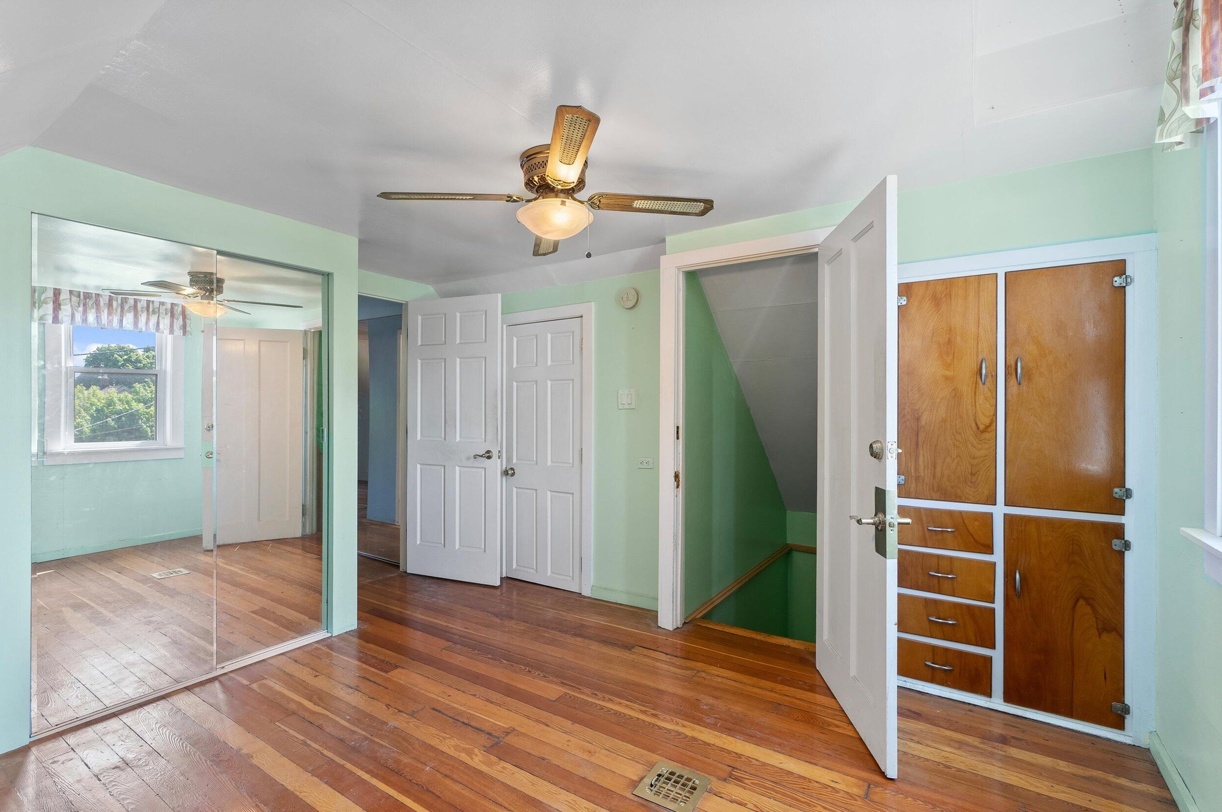 2209 Vollmer Ave, Milwaukee WI 53207-3148 exterior