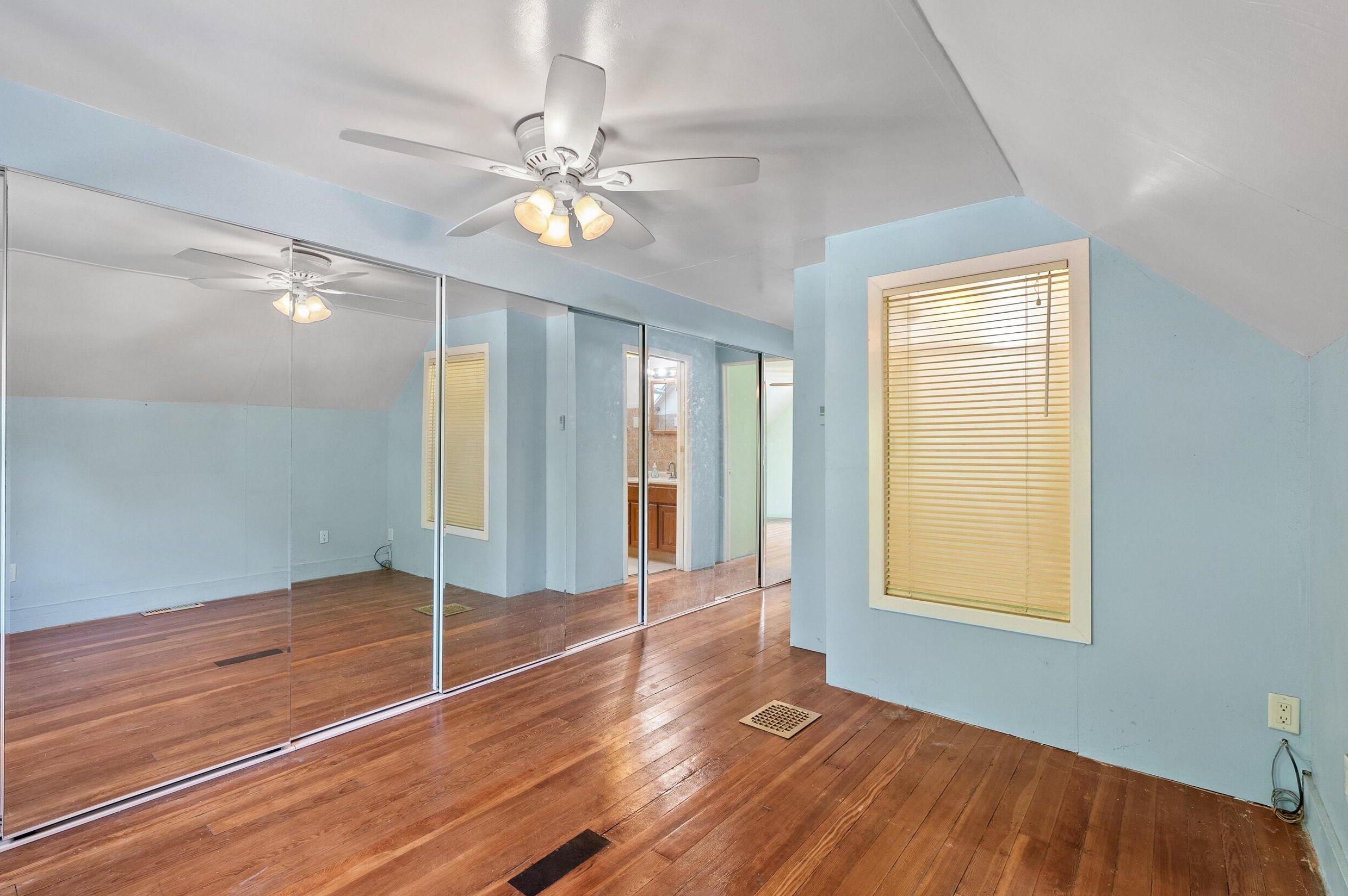 2209 Vollmer Ave, Milwaukee WI 53207-3148 exterior