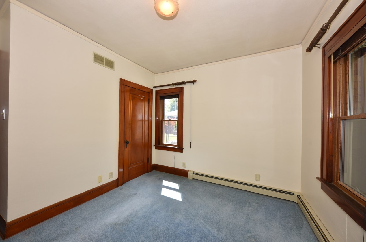 119 Ohio Ave, Milwaukee WI 53207-2759 exterior