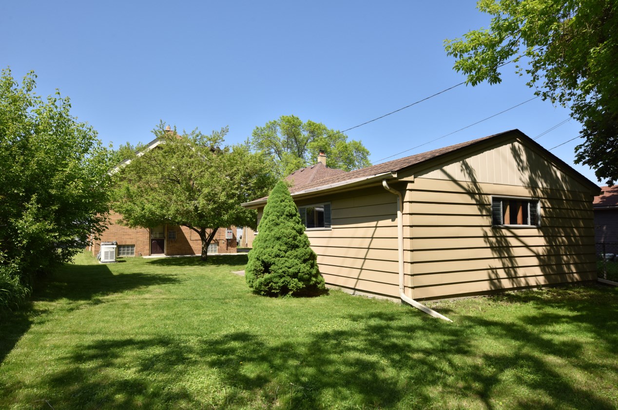 119 Ohio Ave, Milwaukee WI 53207-2759 exterior