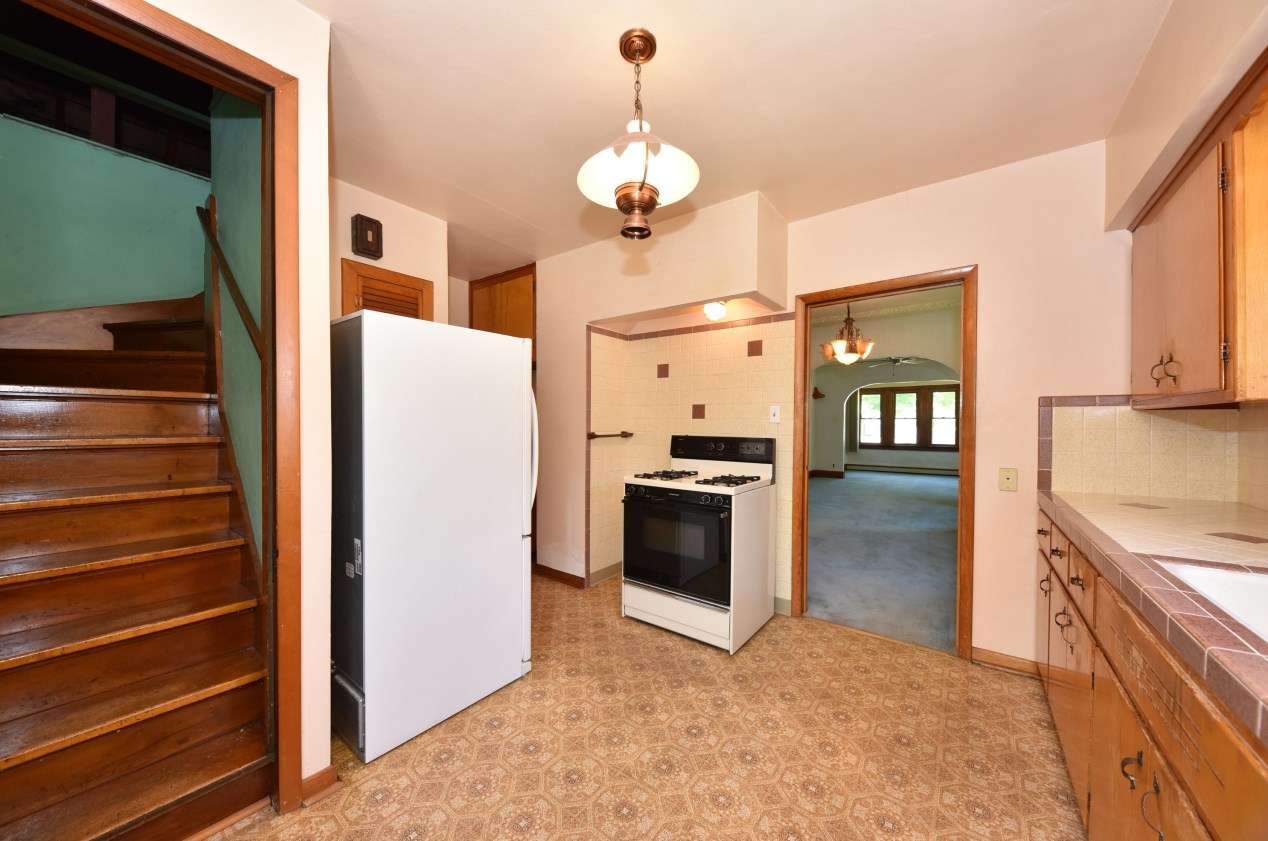 119 Ohio Ave, Milwaukee WI 53207-2759 exterior