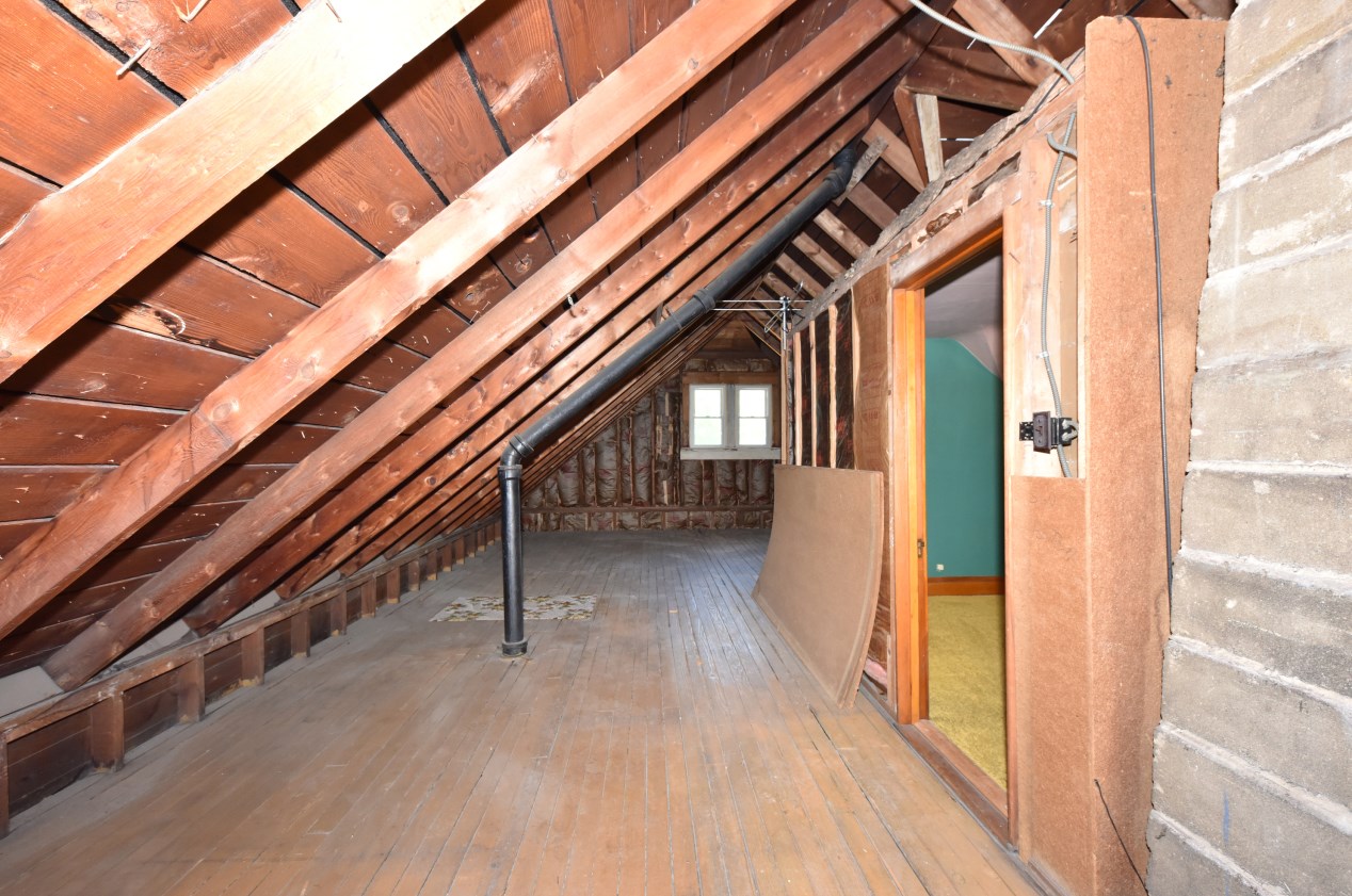 119 Ohio Ave, Milwaukee WI 53207-2759 exterior