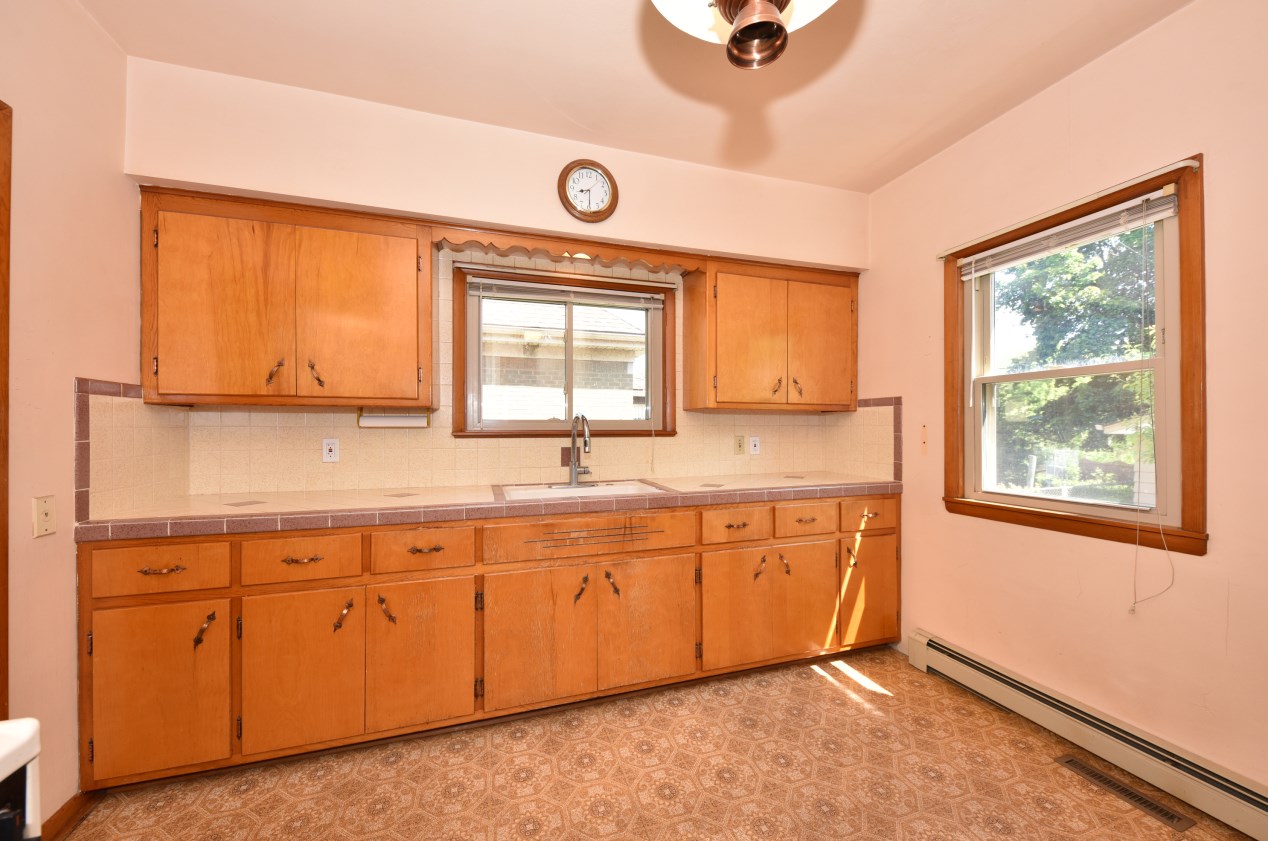 119 Ohio Ave, Milwaukee WI 53207-2759 exterior