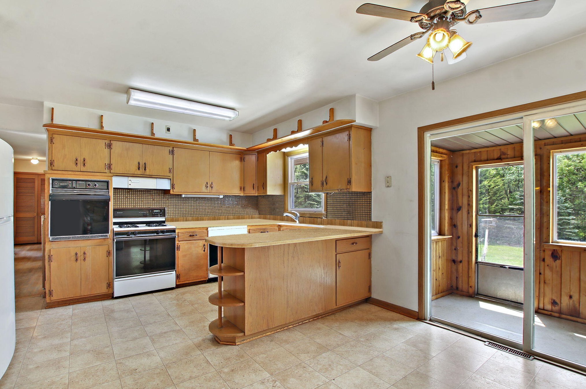 5525 82 St, Kenosha WI 53142-4161 exterior