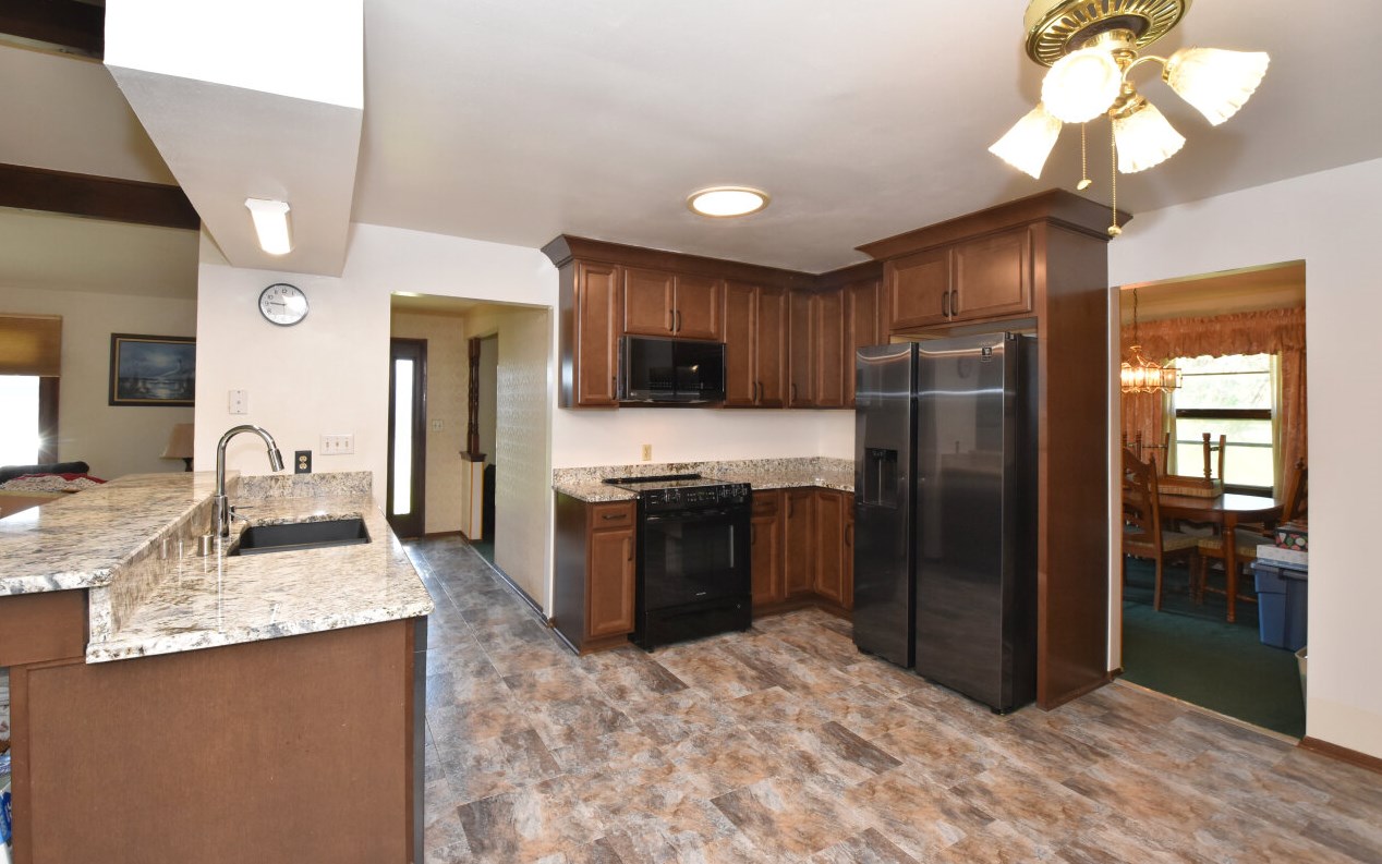 7768 105 Ave, Kenosha WI 53158-1102 exterior