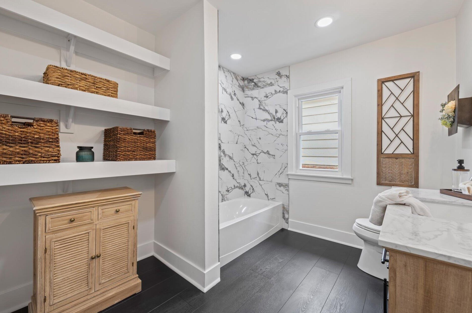 2132 71, Milwaukee WI 53214-1654 exterior