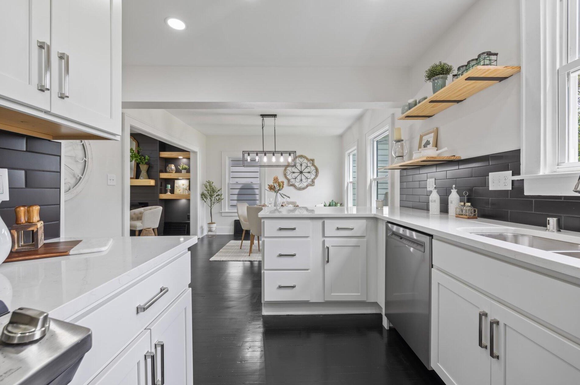 2132 71, Milwaukee WI 53214-1654 exterior