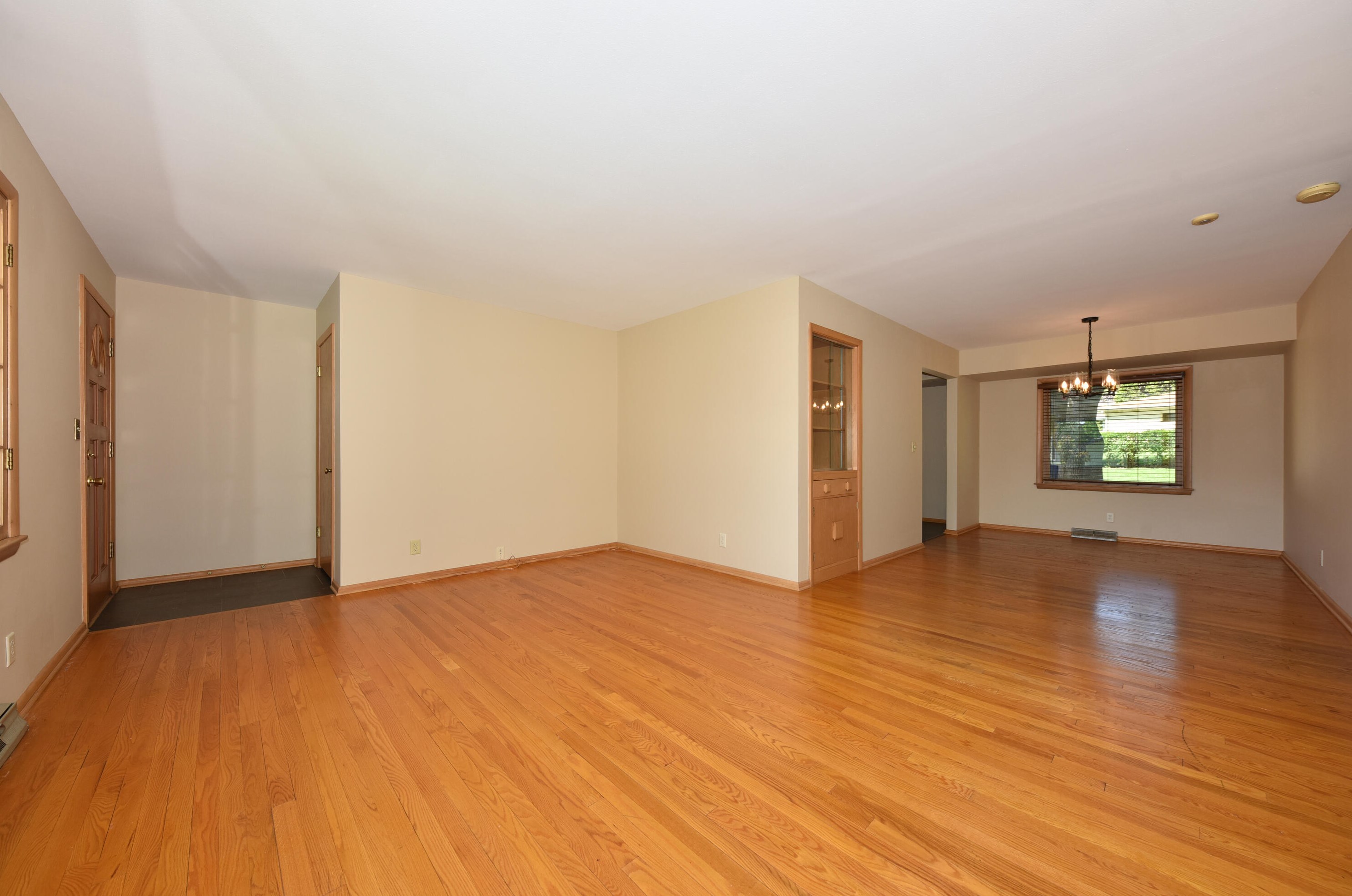 3805 Marcy St, Milwaukee WI 53220-1836 exterior