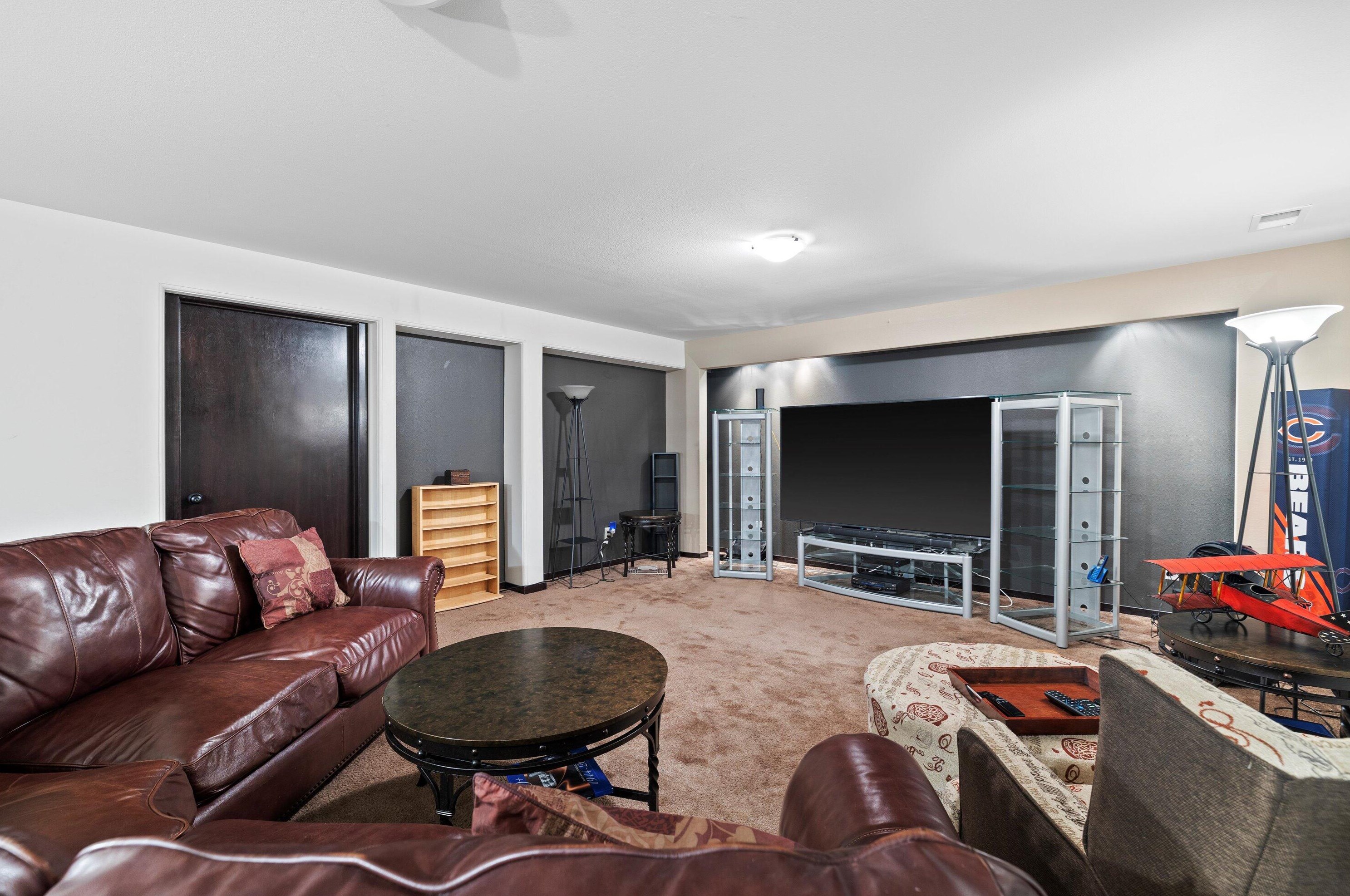 7942 Riverview, Milwaukee WI 53209 exterior