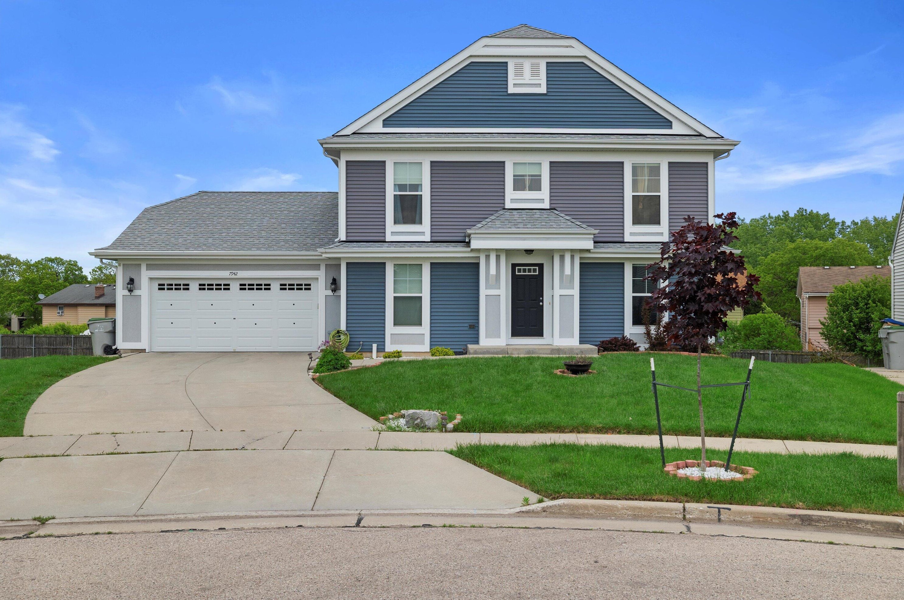 7942 Riverview, Milwaukee WI 53209 exterior