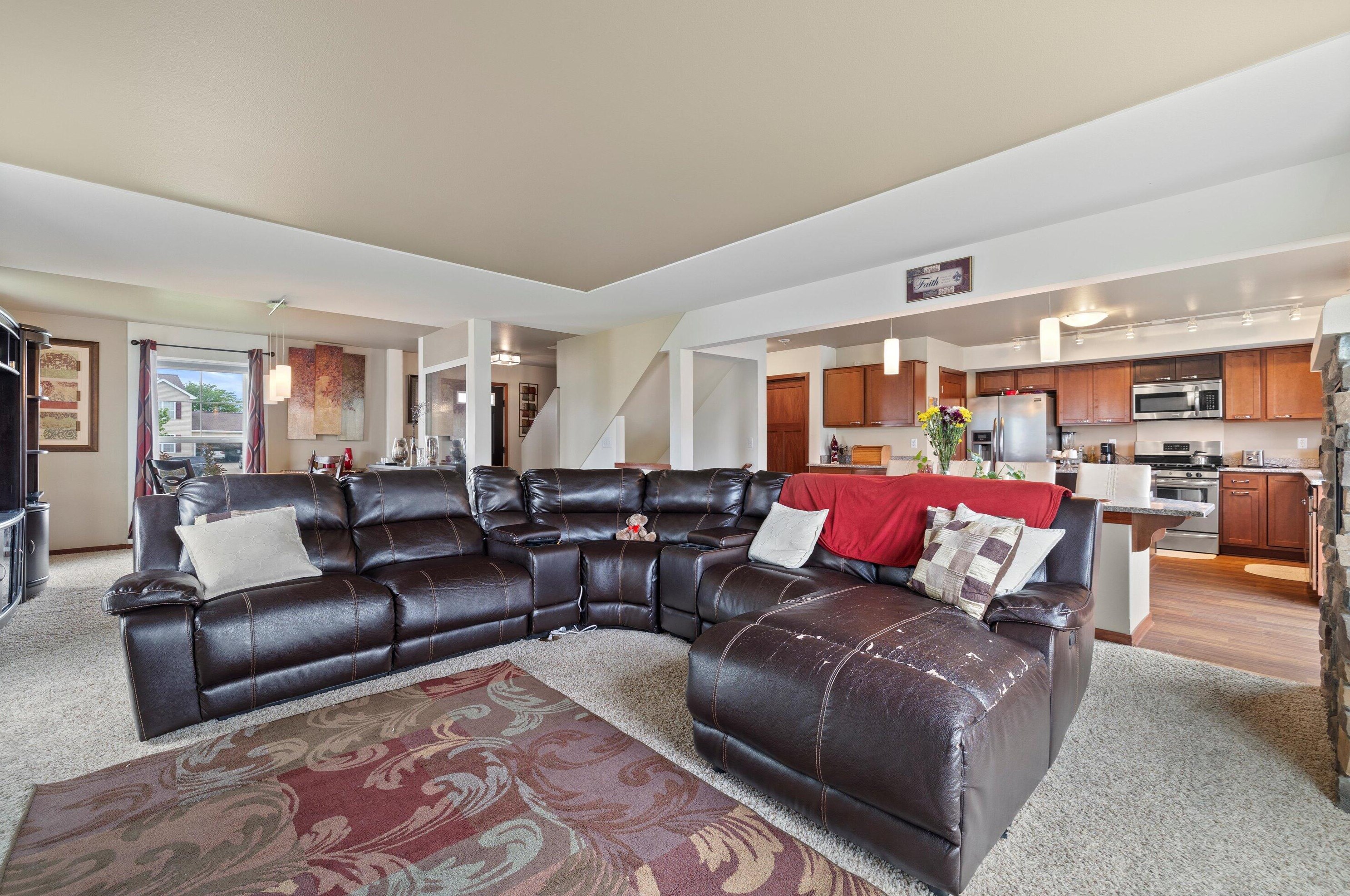 7942 Riverview, Milwaukee WI 53209 exterior