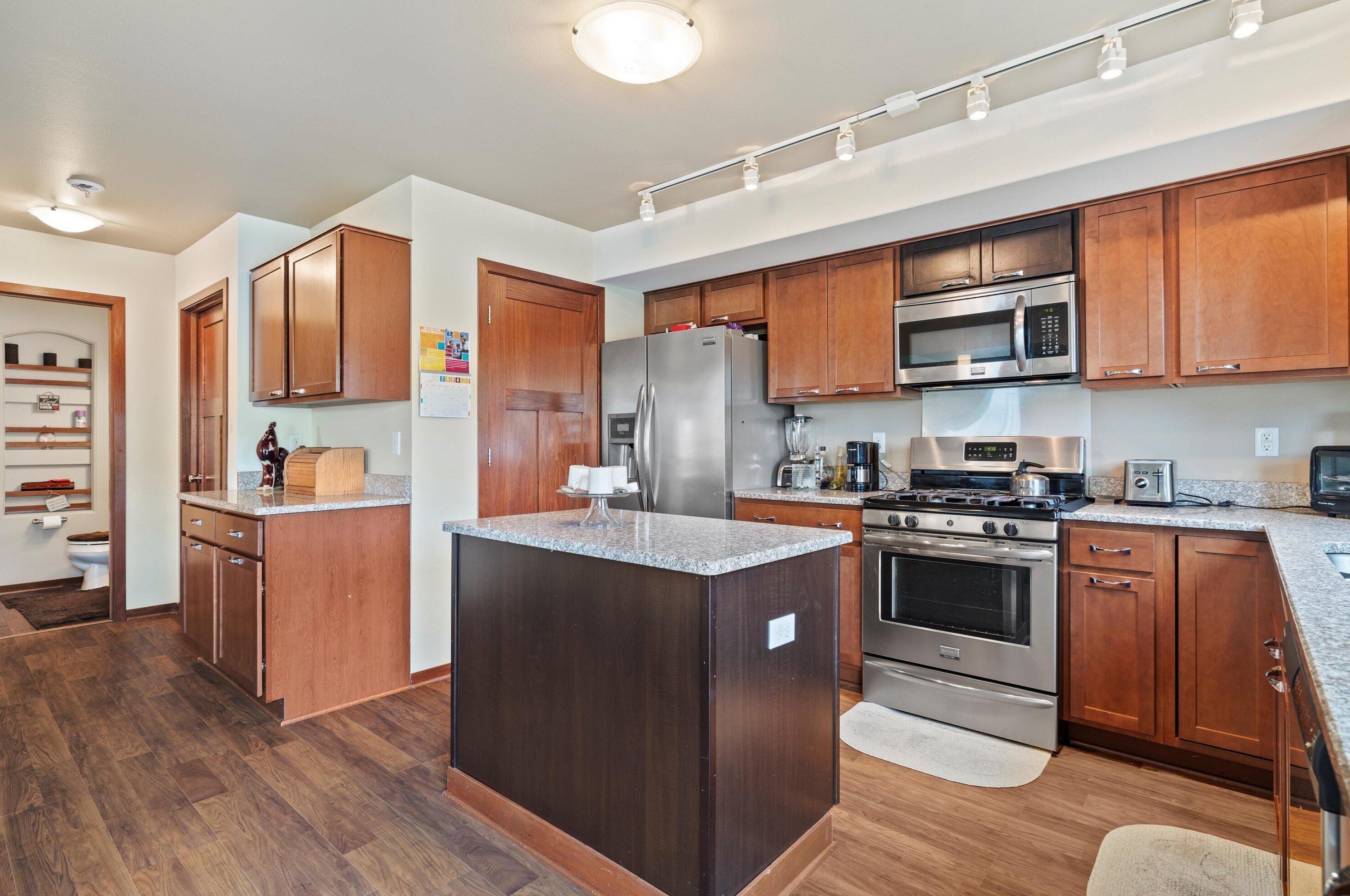 7942 Riverview, Milwaukee WI 53209 exterior