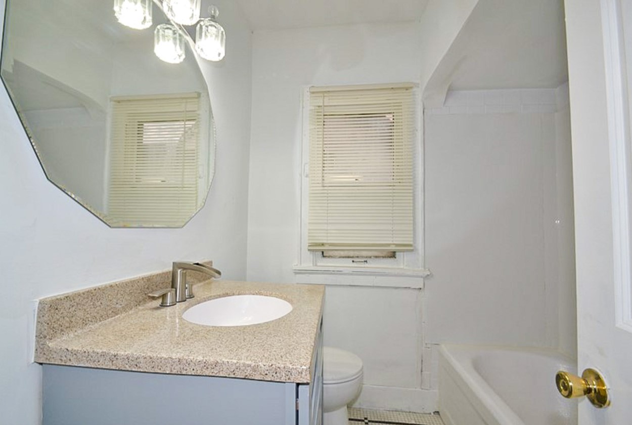 3346 36, Milwaukee WI 53216-3718 exterior