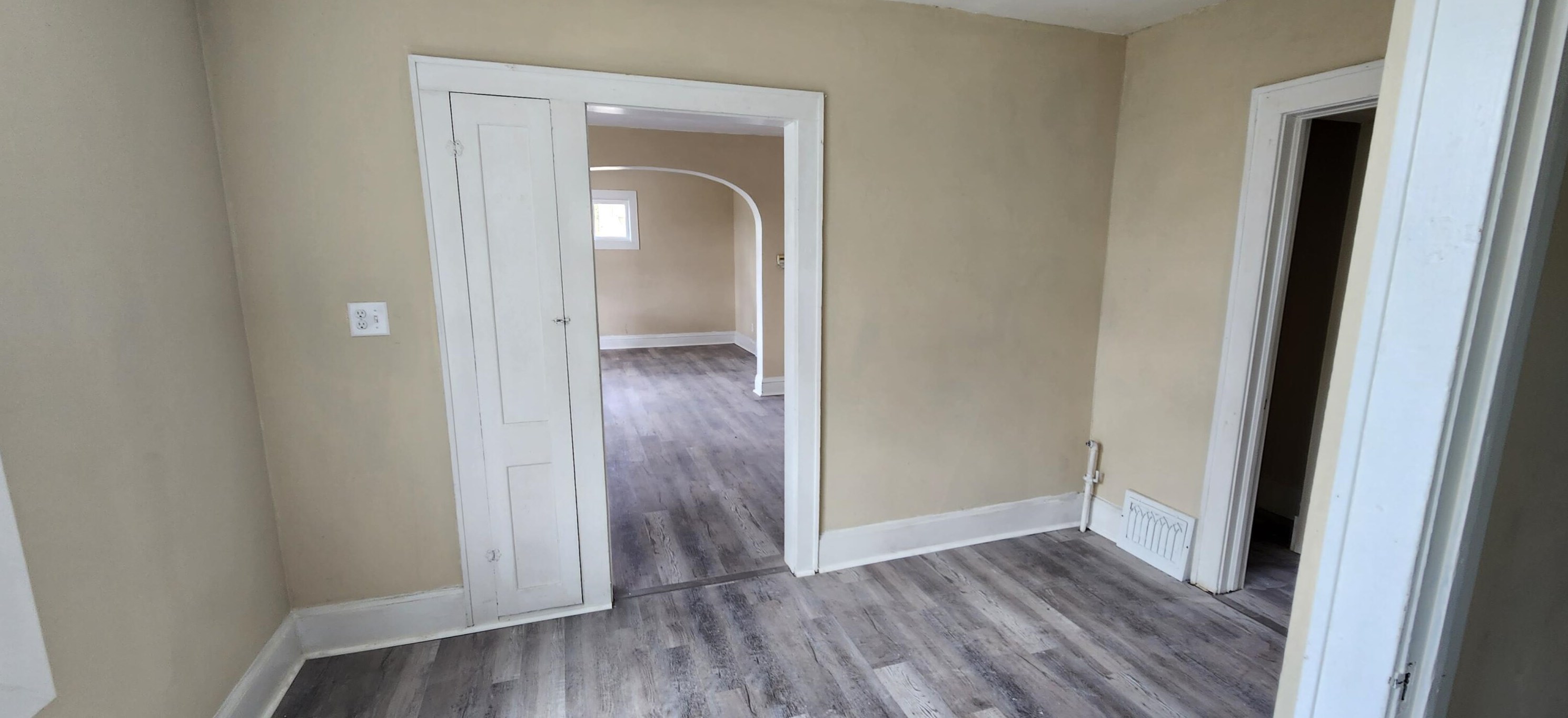 3921 14 Ave, Kenosha WI 53140-2430 exterior