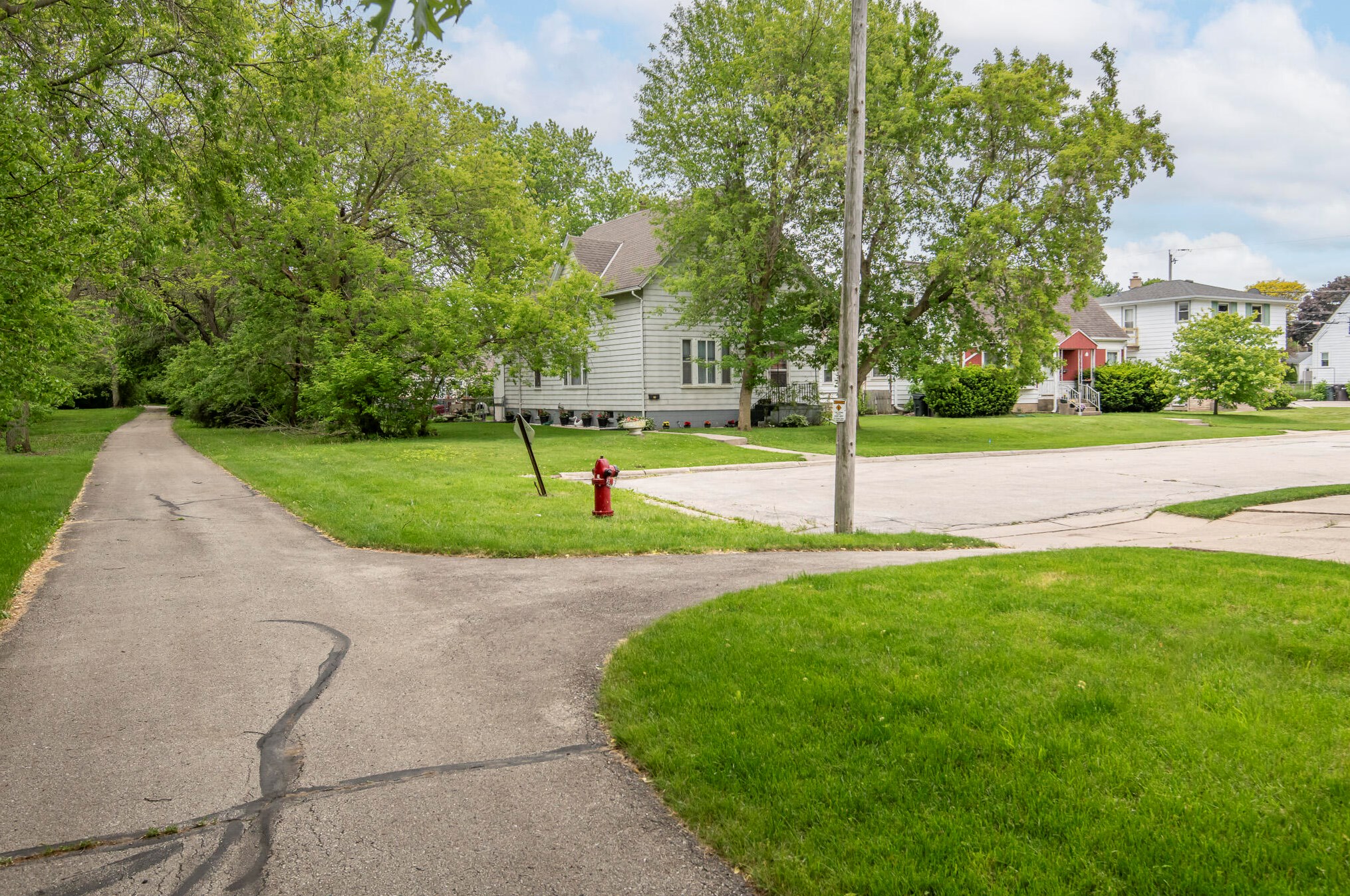 1637 Chestnut St, South Milwaukee WI  53172-1536 exterior
