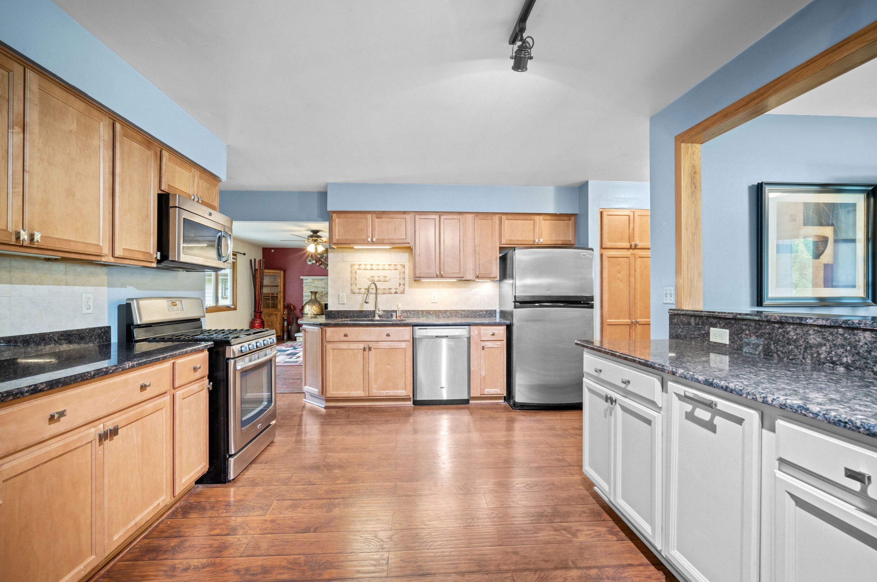 3748 102, Milwaukee WI 53214-3904 exterior