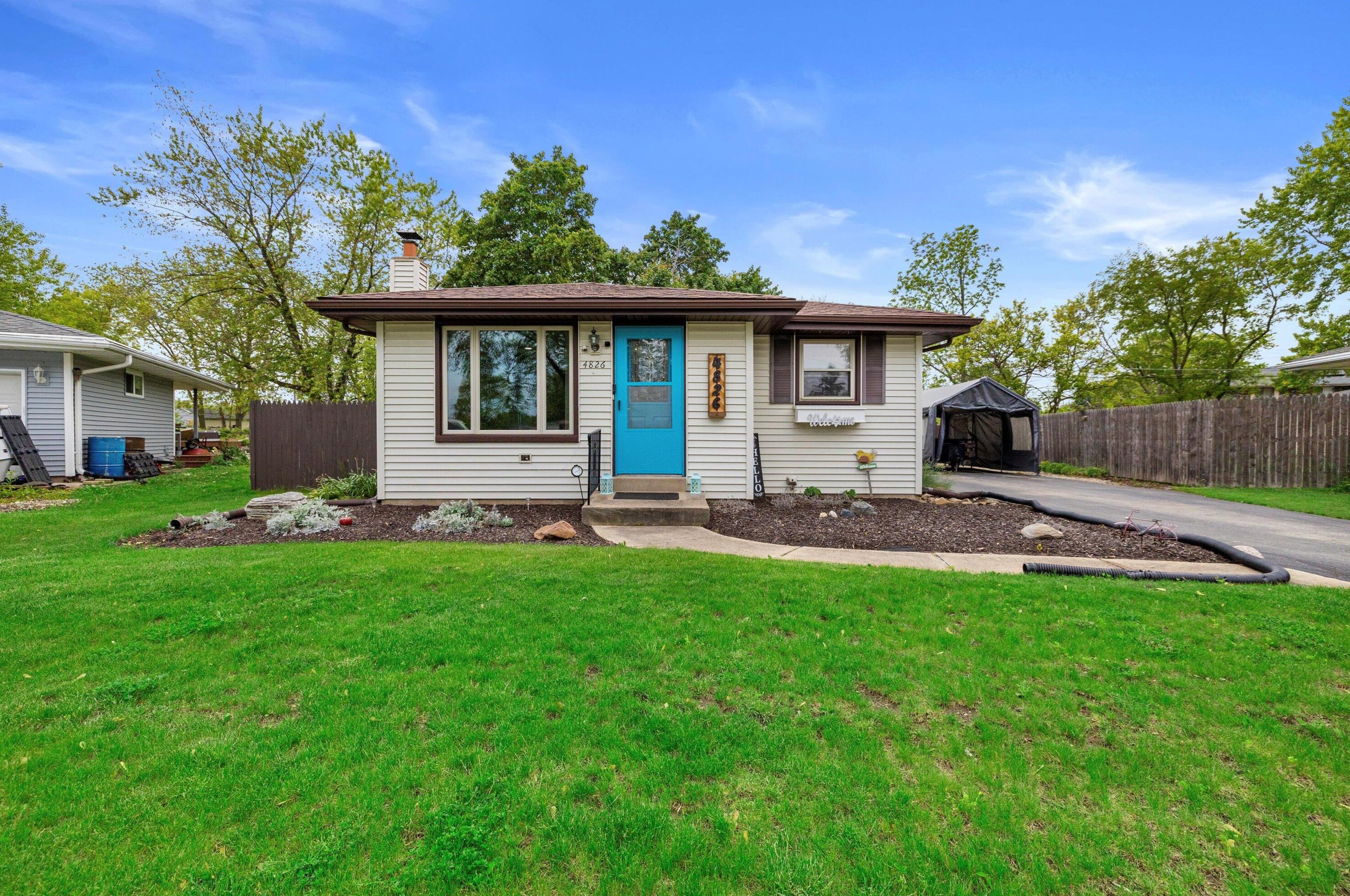 4826 Wedgewood Dr, Racine WI  53402-2432 exterior
