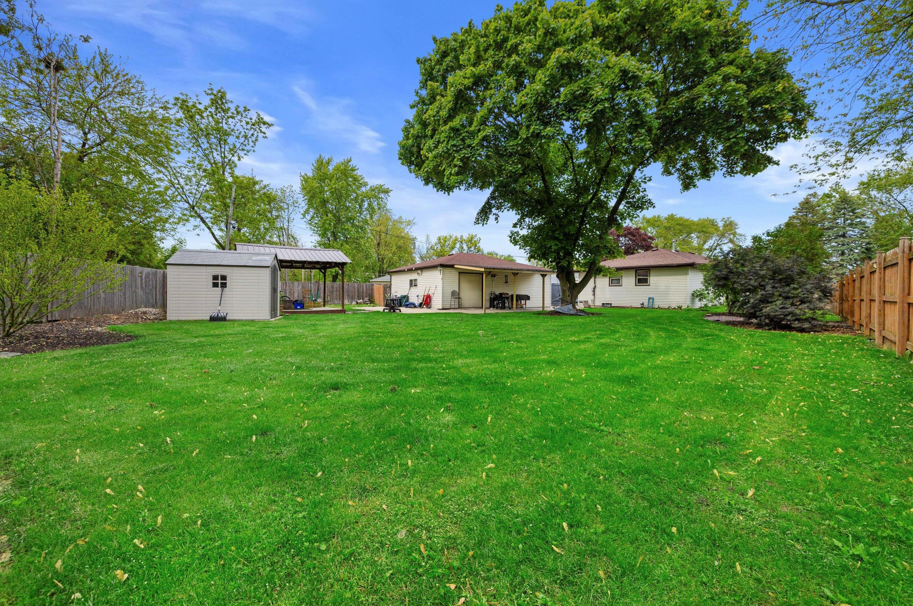 4826 Wedgewood Dr, Racine WI  53402-2432 exterior