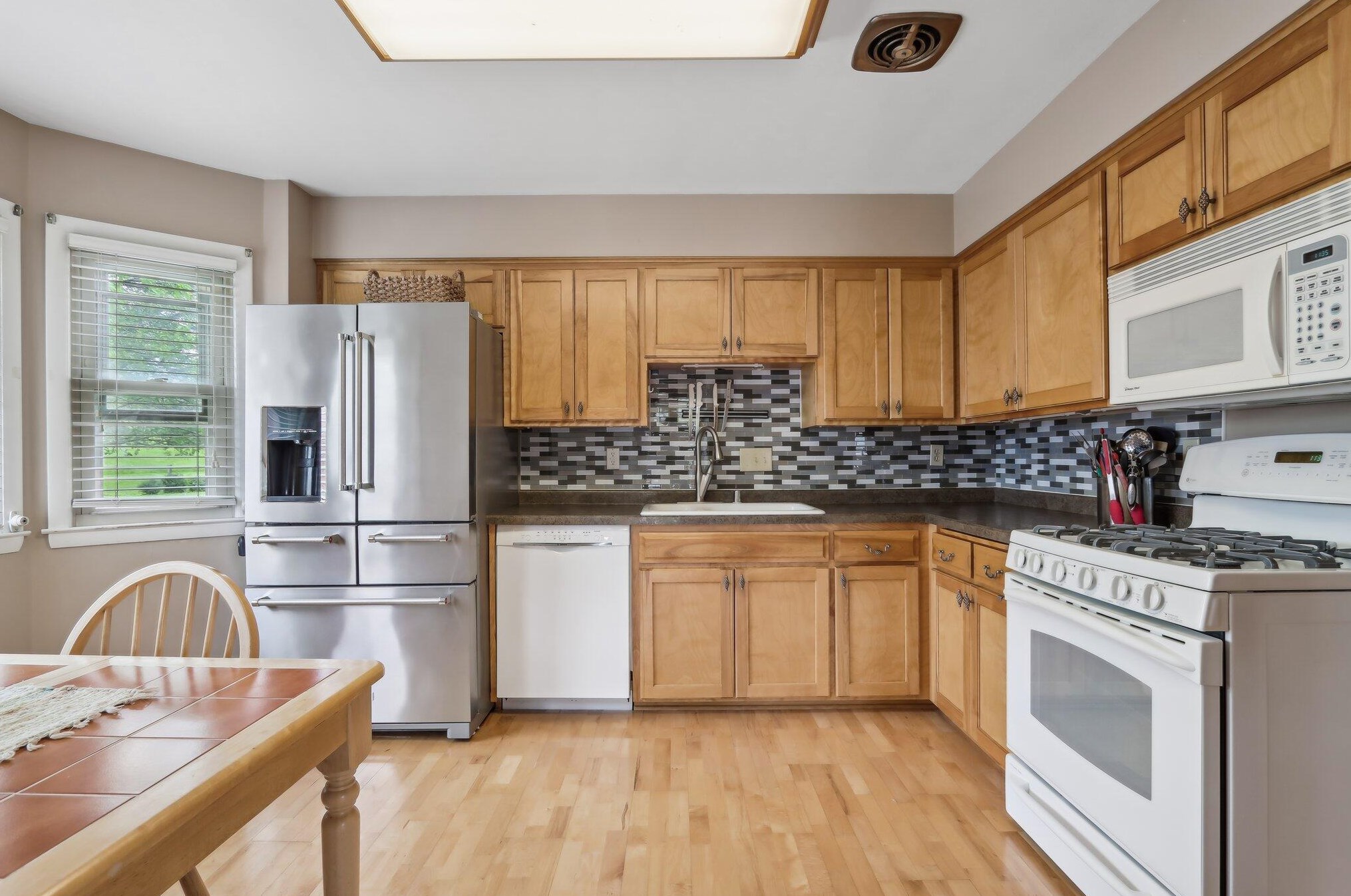 4029 Nevada St, Milwaukee WI 53207-2828 exterior