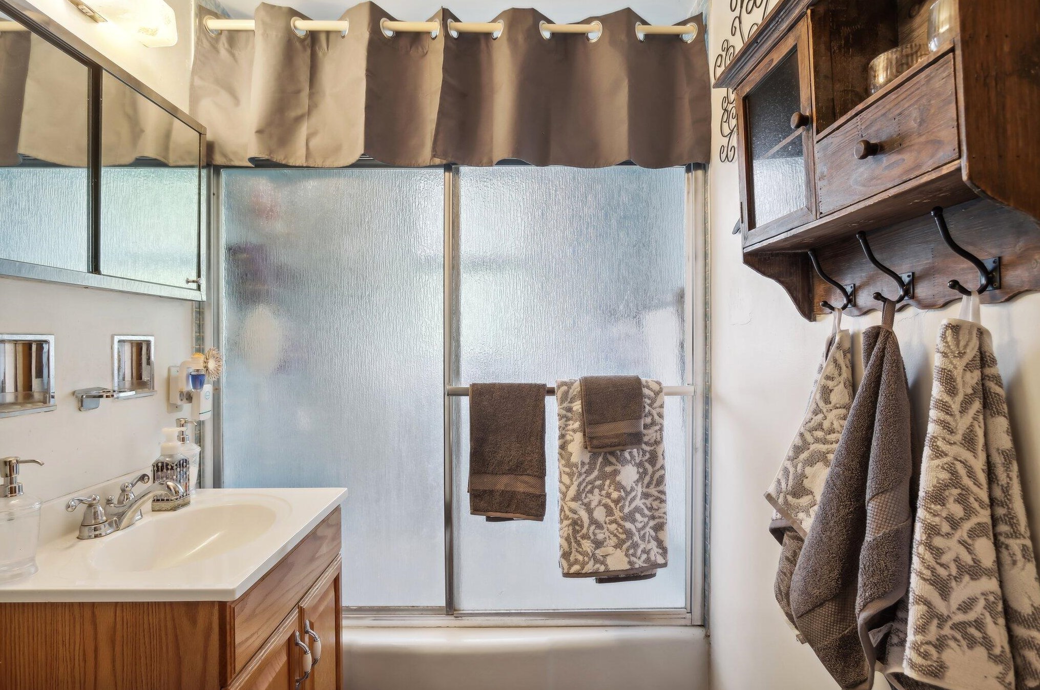 4029 Nevada St, Milwaukee WI 53207-2828 exterior