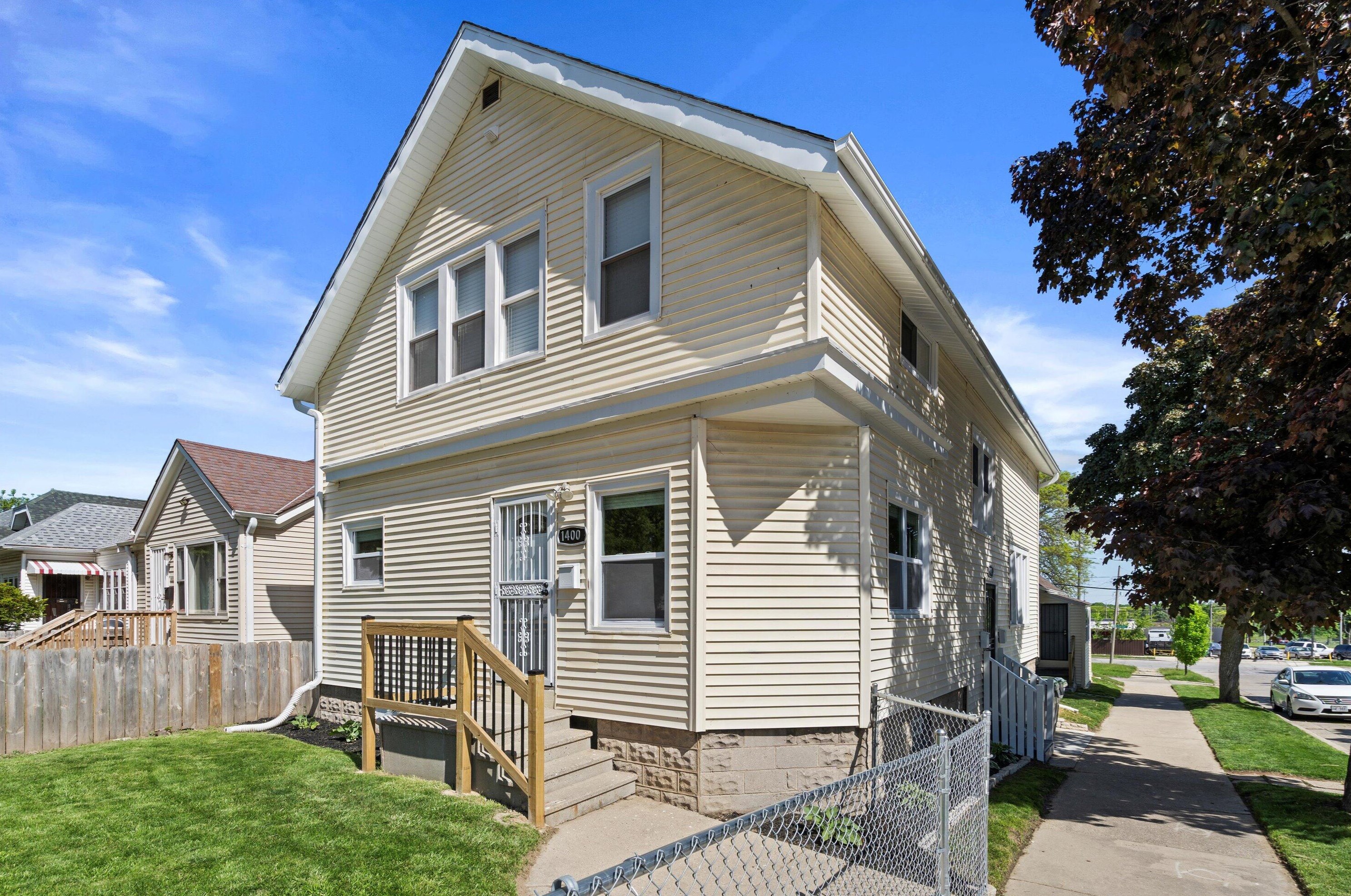 1400 Congress St, Milwaukee WI 53209-6417 exterior