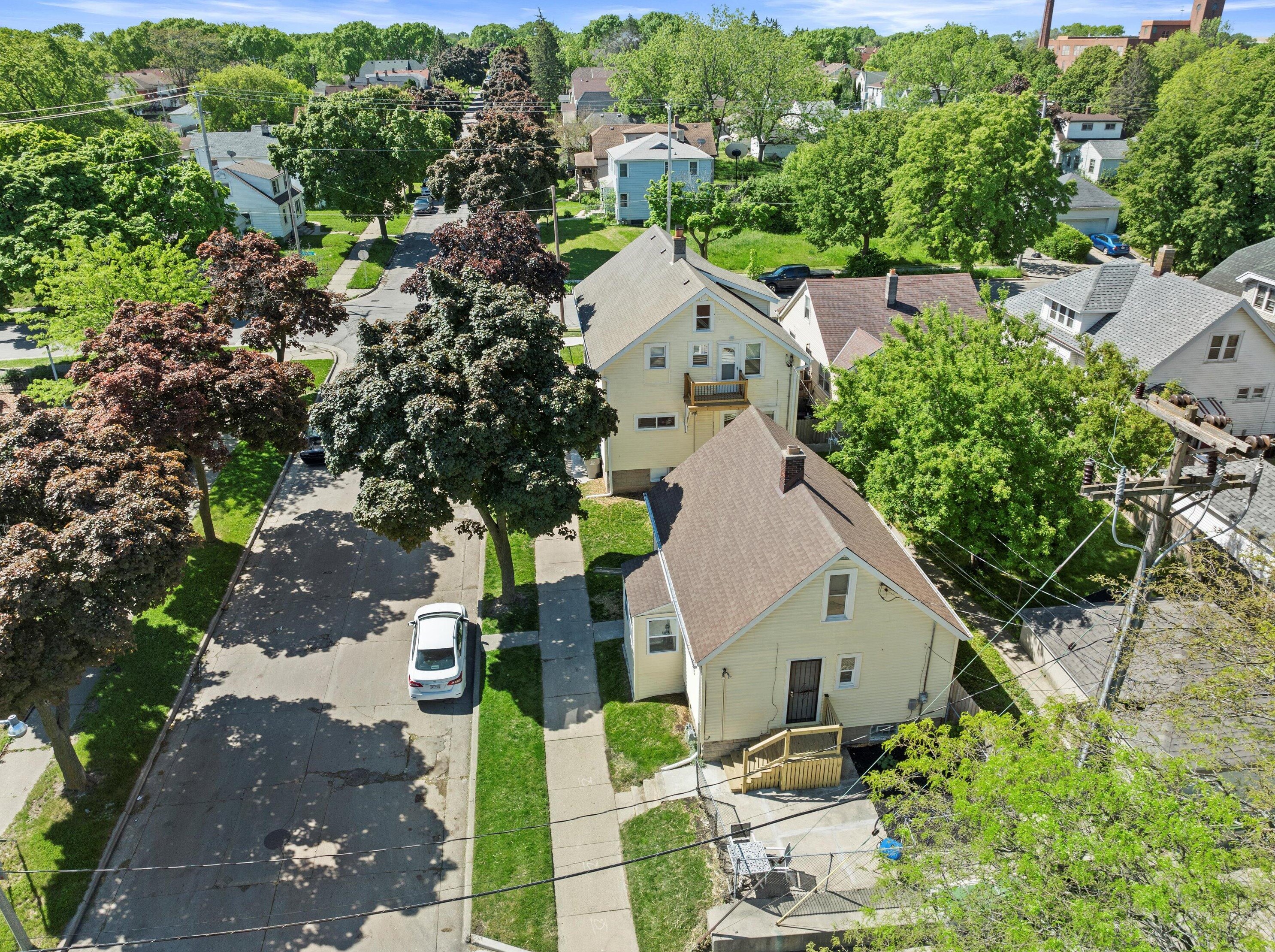 1400 Congress St, Milwaukee WI 53209-6417 exterior