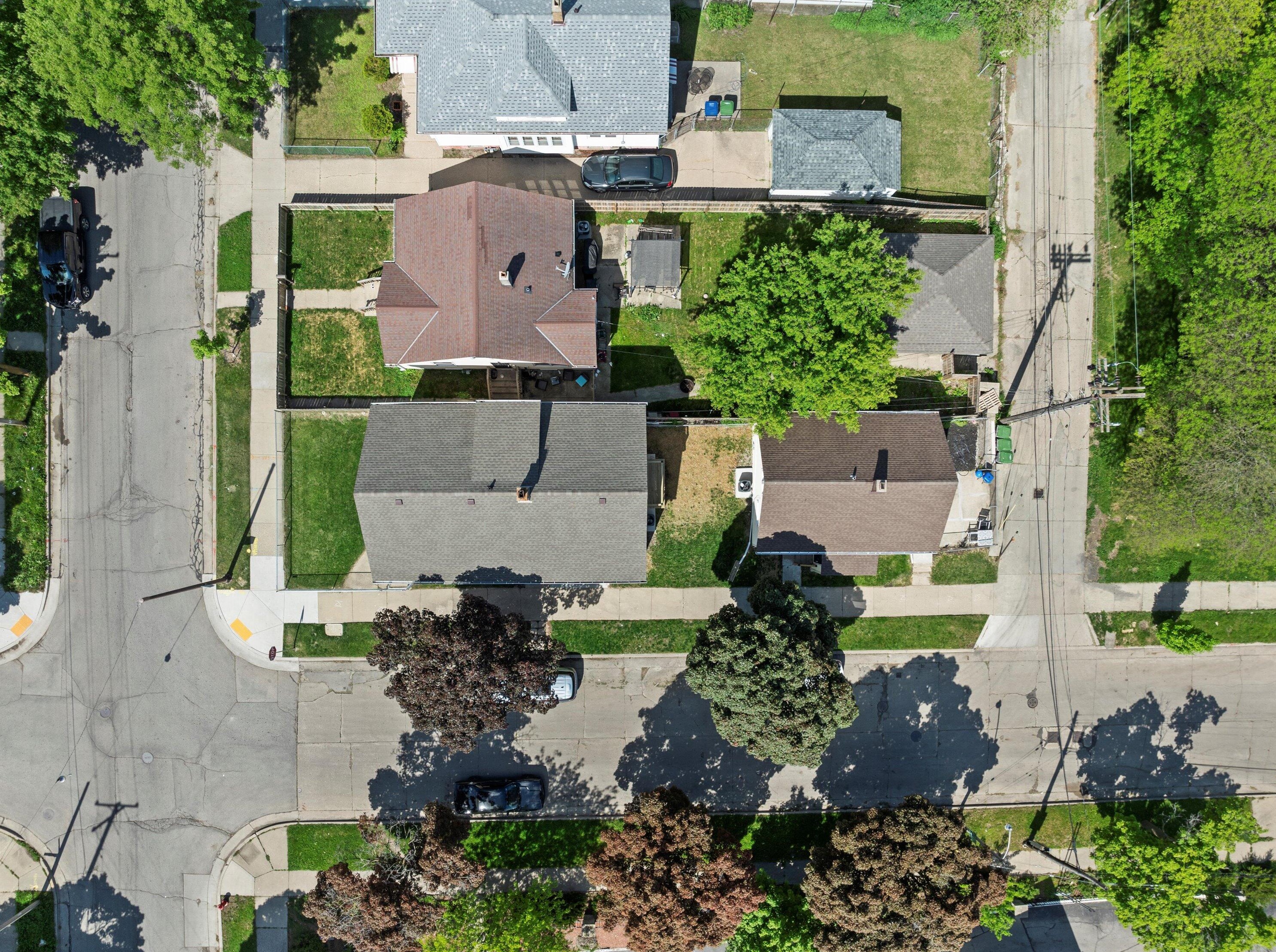 1400 Congress St, Milwaukee WI 53209-6417 exterior