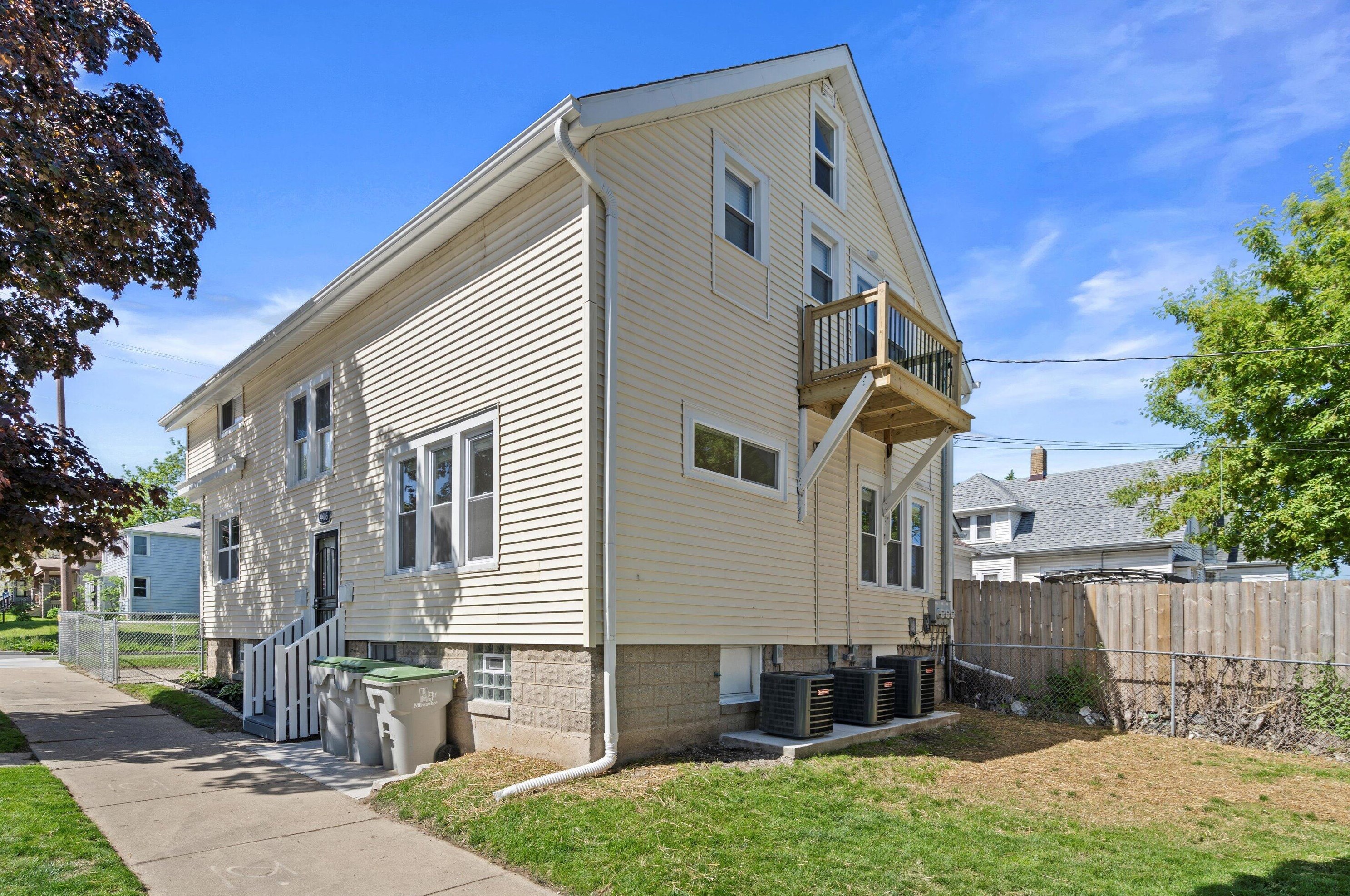 1400 Congress St, Milwaukee WI 53209-6417 exterior