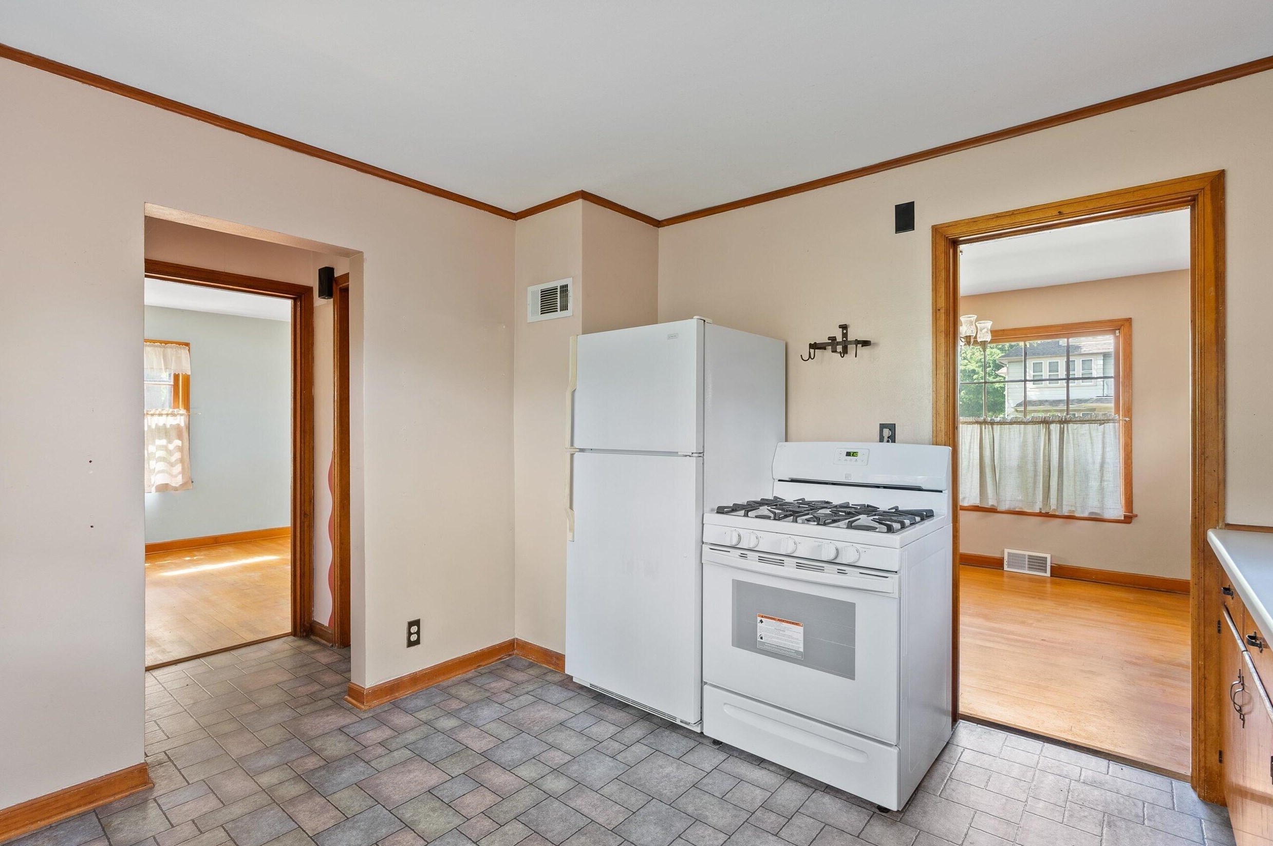 6333 Chambers St, Milwaukee WI 53210-1457 exterior