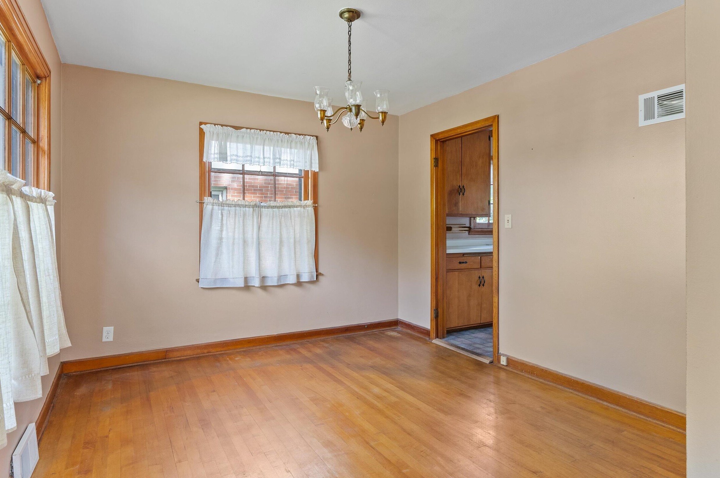 6333 Chambers St, Milwaukee WI 53210-1457 exterior