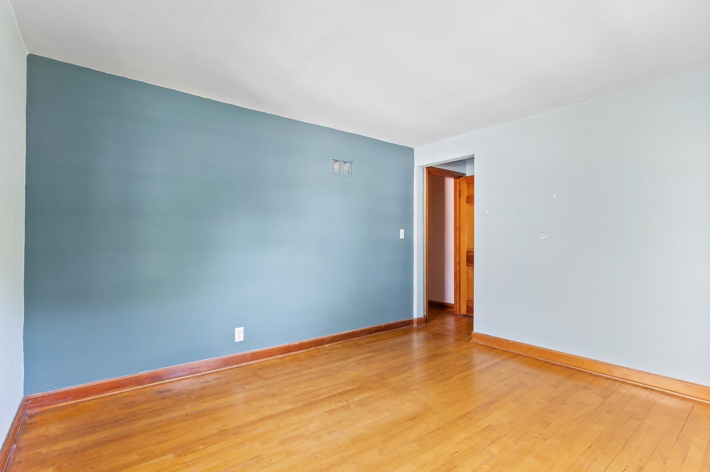 6333 Chambers St, Milwaukee WI 53210-1457 exterior